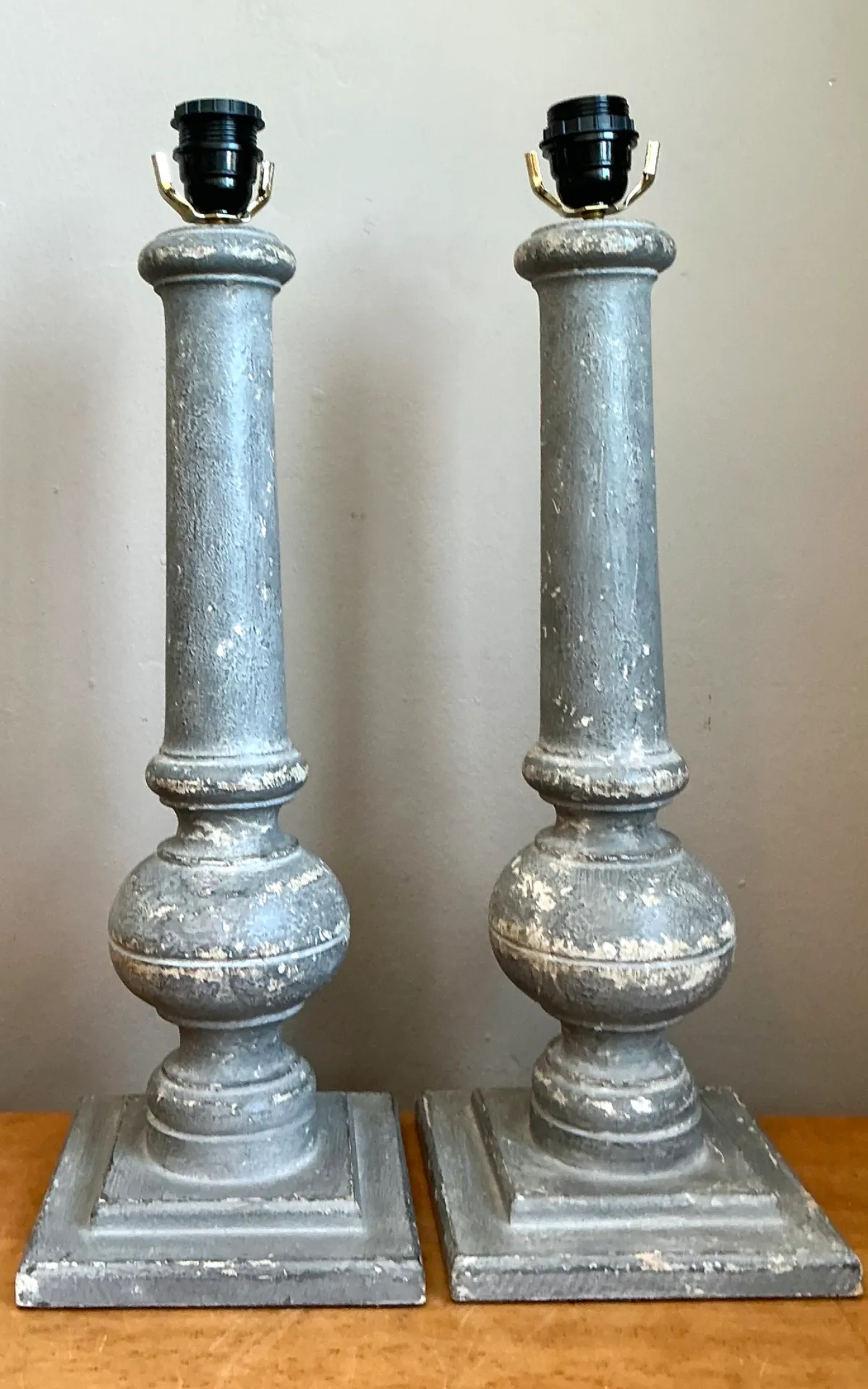 Vintage Distressed Wood Table Lamps - Pair — additional photo 3