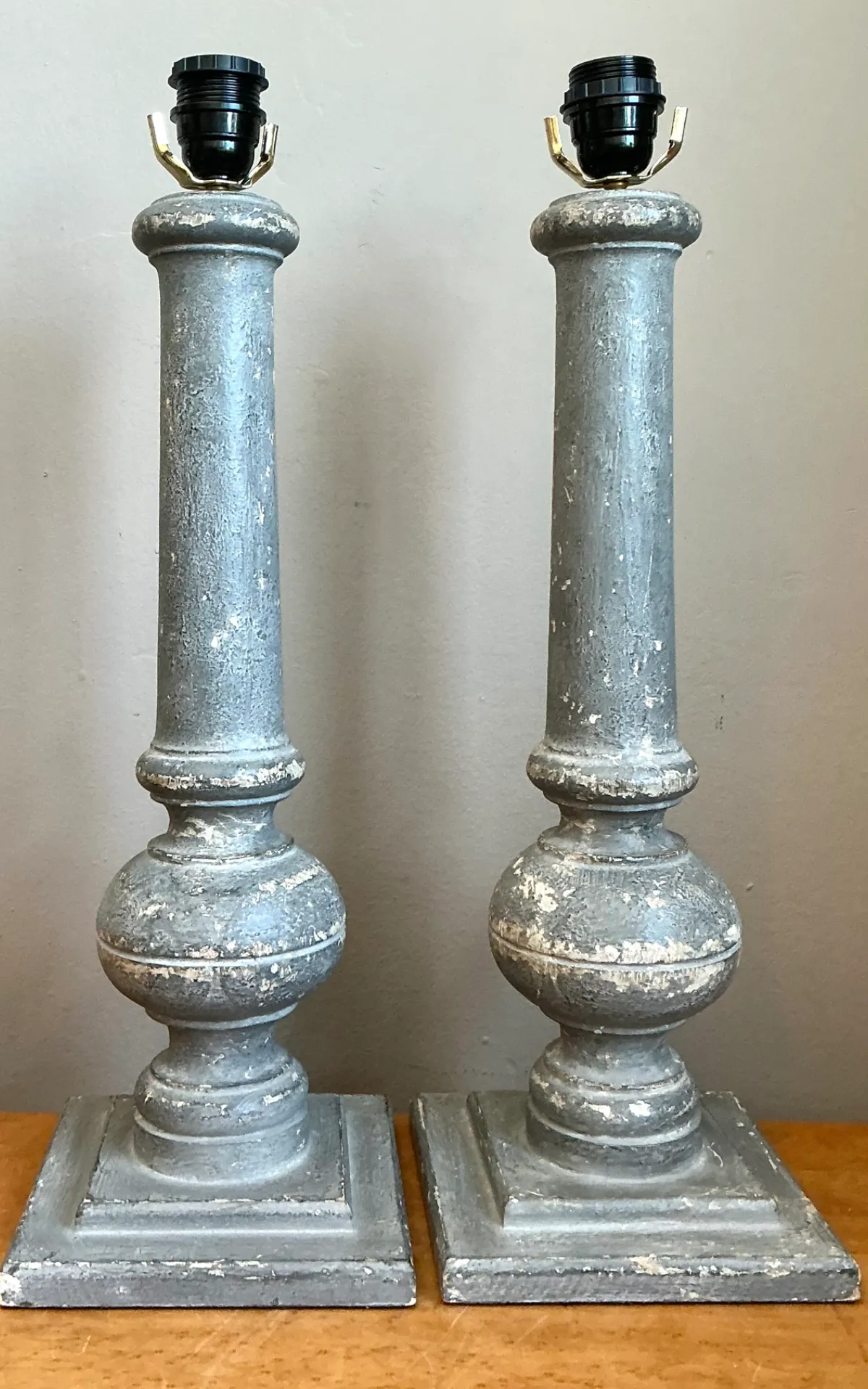Vintage Distressed Wood Table Lamps - Pair — additional photo 6