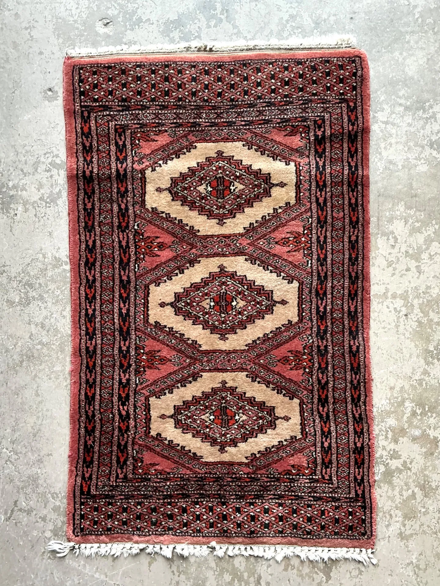 Vintage Persian Hand-Knotted Geometric Rug — additional photo 1