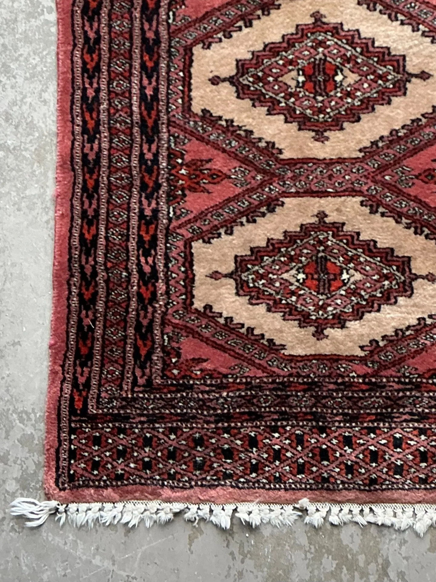 Vintage Persian Hand-Knotted Geometric Rug — additional photo 3
