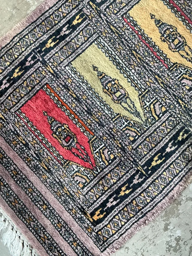 Vintage Hand-Knotted Geometric Rug — additional photo 1
