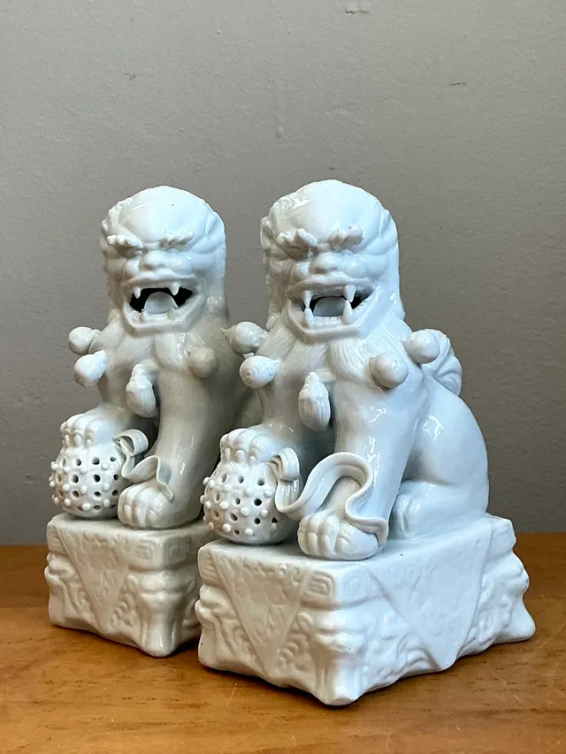Vintage Blanc De Chine Porcelain Foo Dogs - Pair — additional photo 1