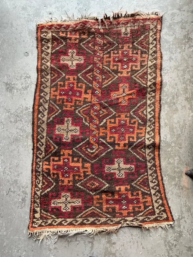 Vintage Hand-Knotted Geometric Wool Rug — additional photo 7