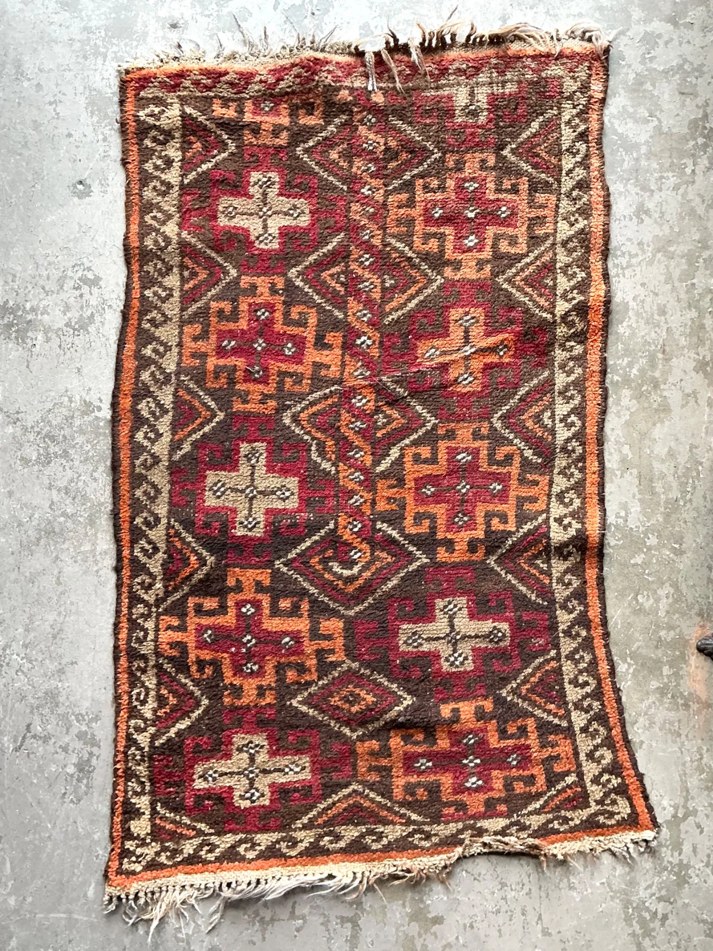 Vintage Hand-Knotted Geometric Wool Rug — additional photo 4