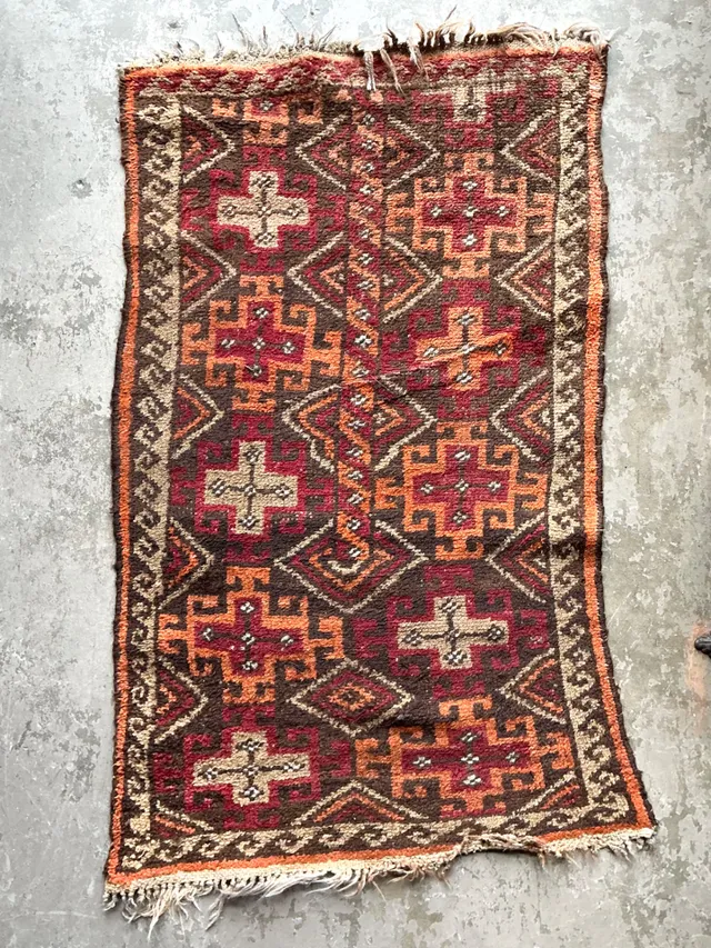 Vintage Hand-Knotted Geometric Wool Rug — additional photo 4