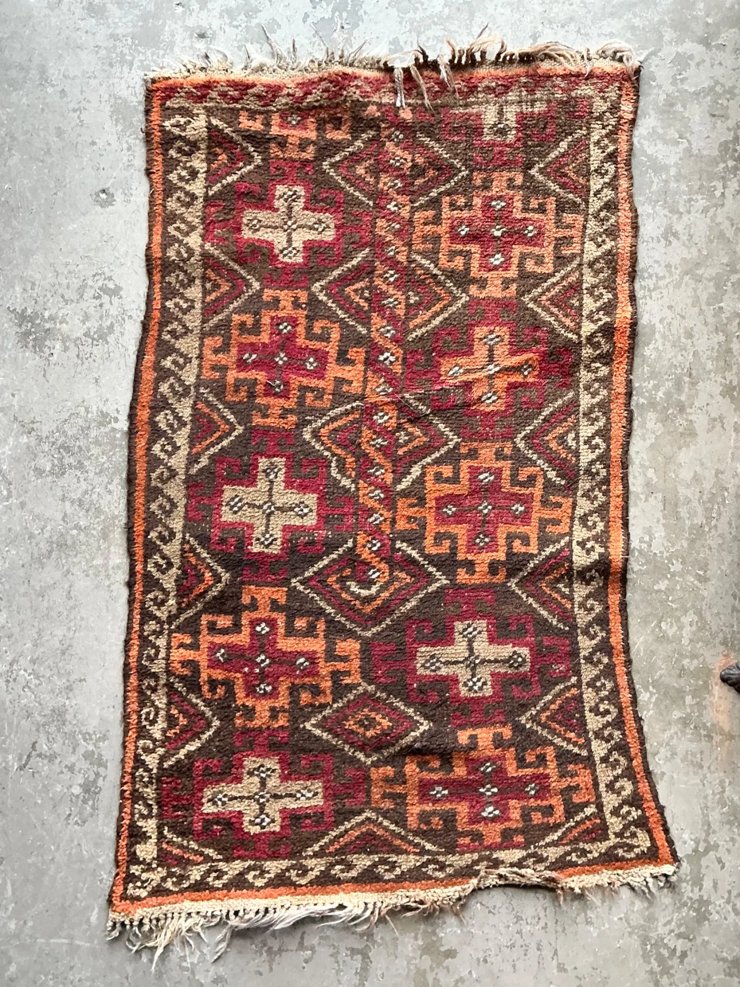 Vintage Hand-Knotted Geometric Wool Rug — additional photo 3