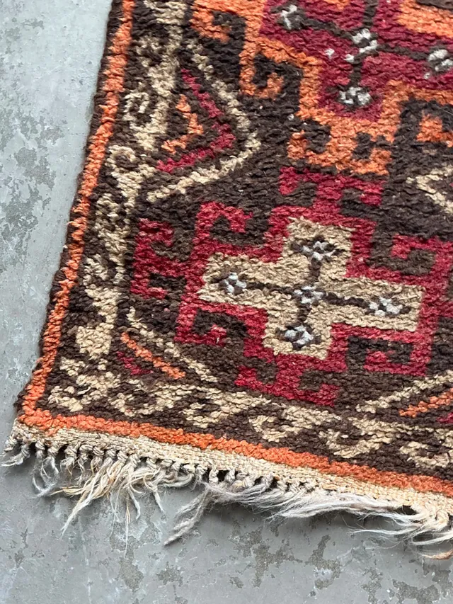 Vintage Hand-Knotted Geometric Wool Rug — additional photo 5