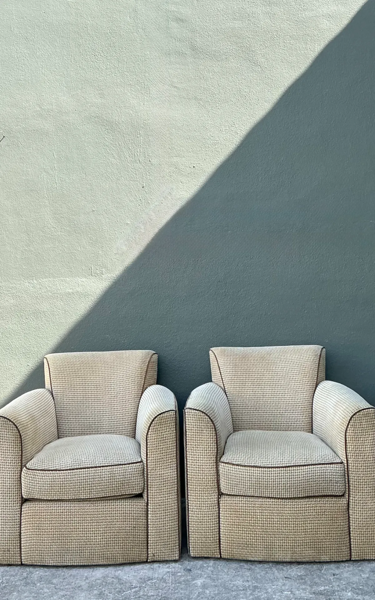Vintage Donghia Swivel Lounge Chairs with Ottomans  - A Pair — additional photo 7