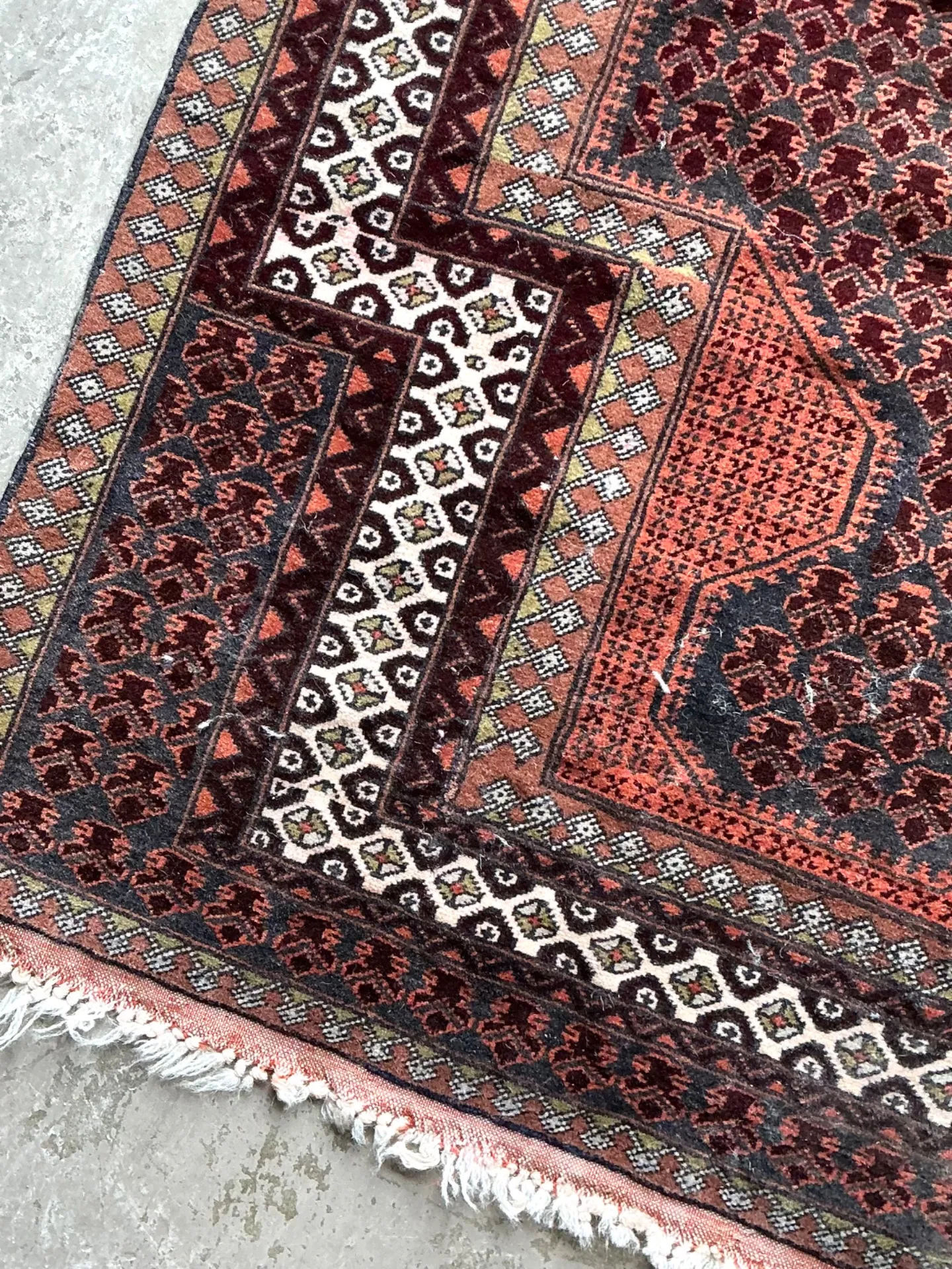 Vintage Hand-Knotted Geometric Wool Rug — additional photo 7