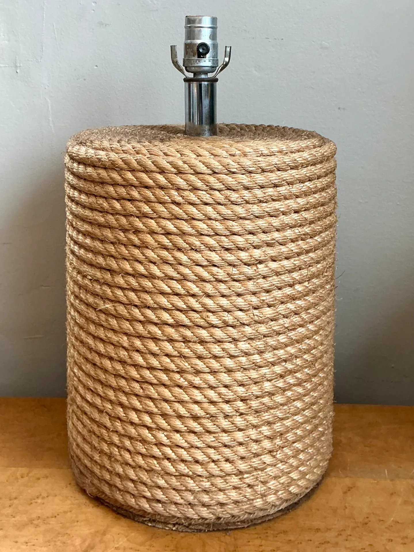 Vintage Rustic Rope Wrapped Lamp — additional photo 3