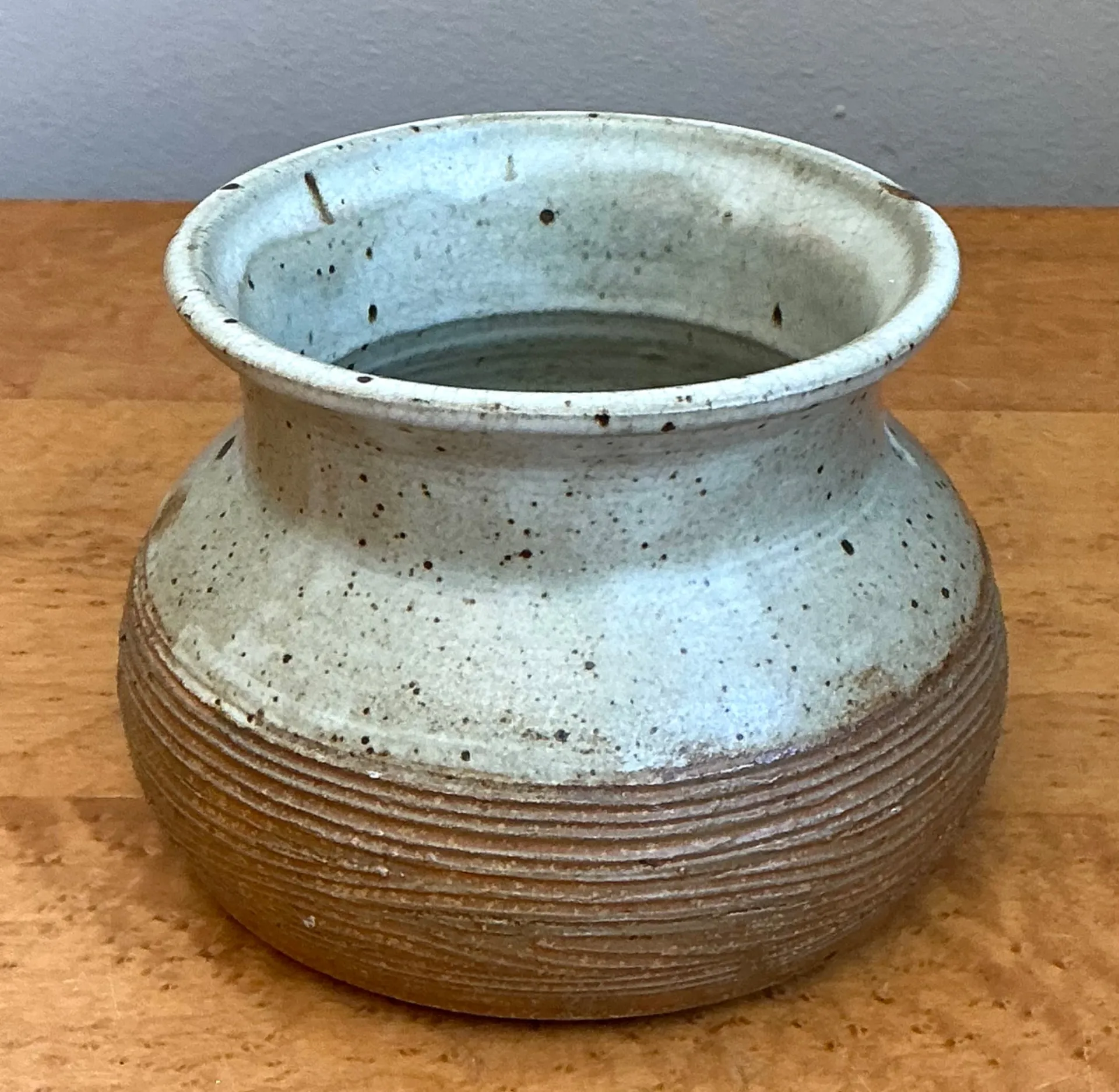 Vintage Textured Studio Pottery Vase — additional photo 3
