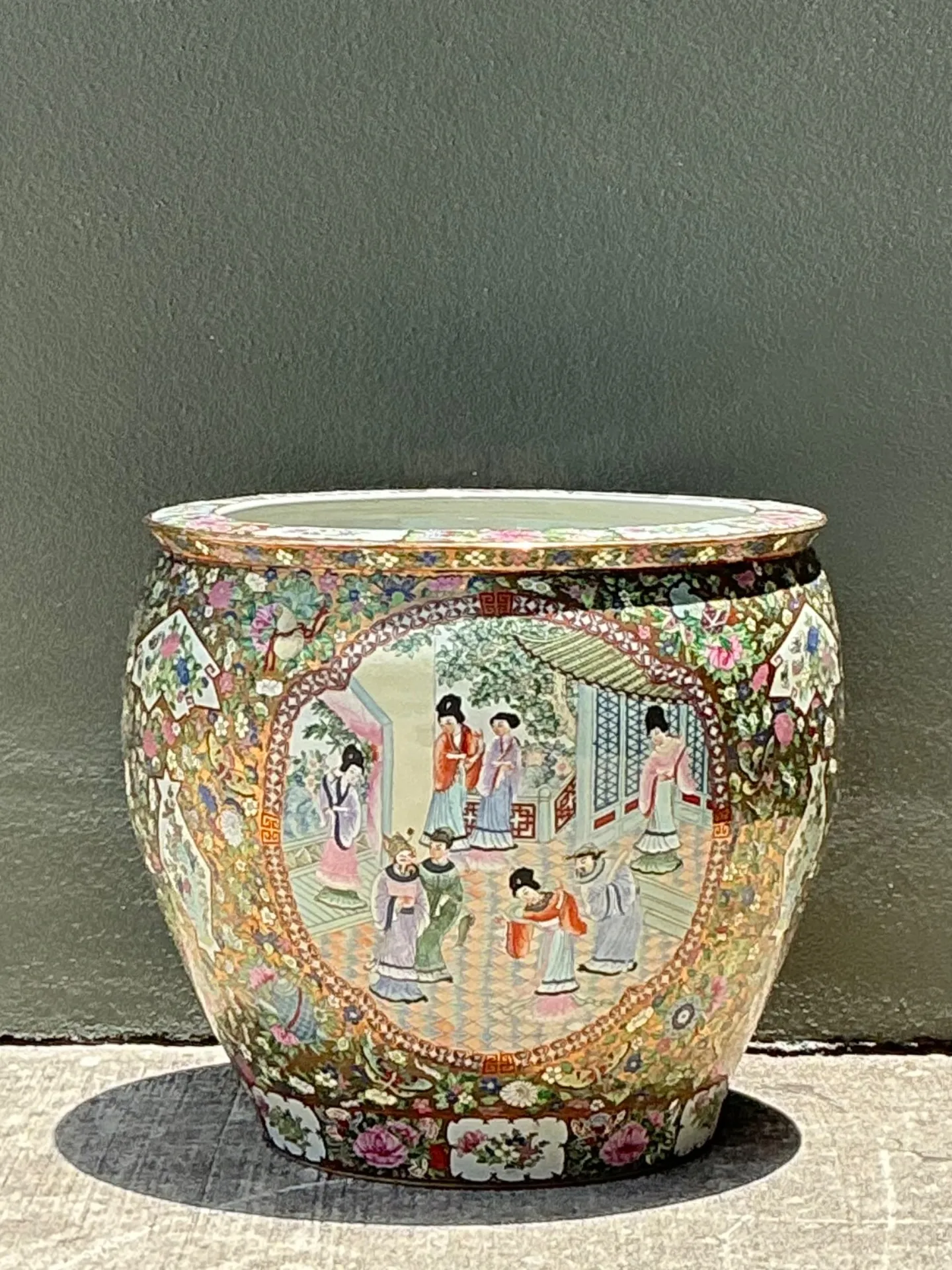Vintage Chinese Rose Famile Large Planter — additional photo 2