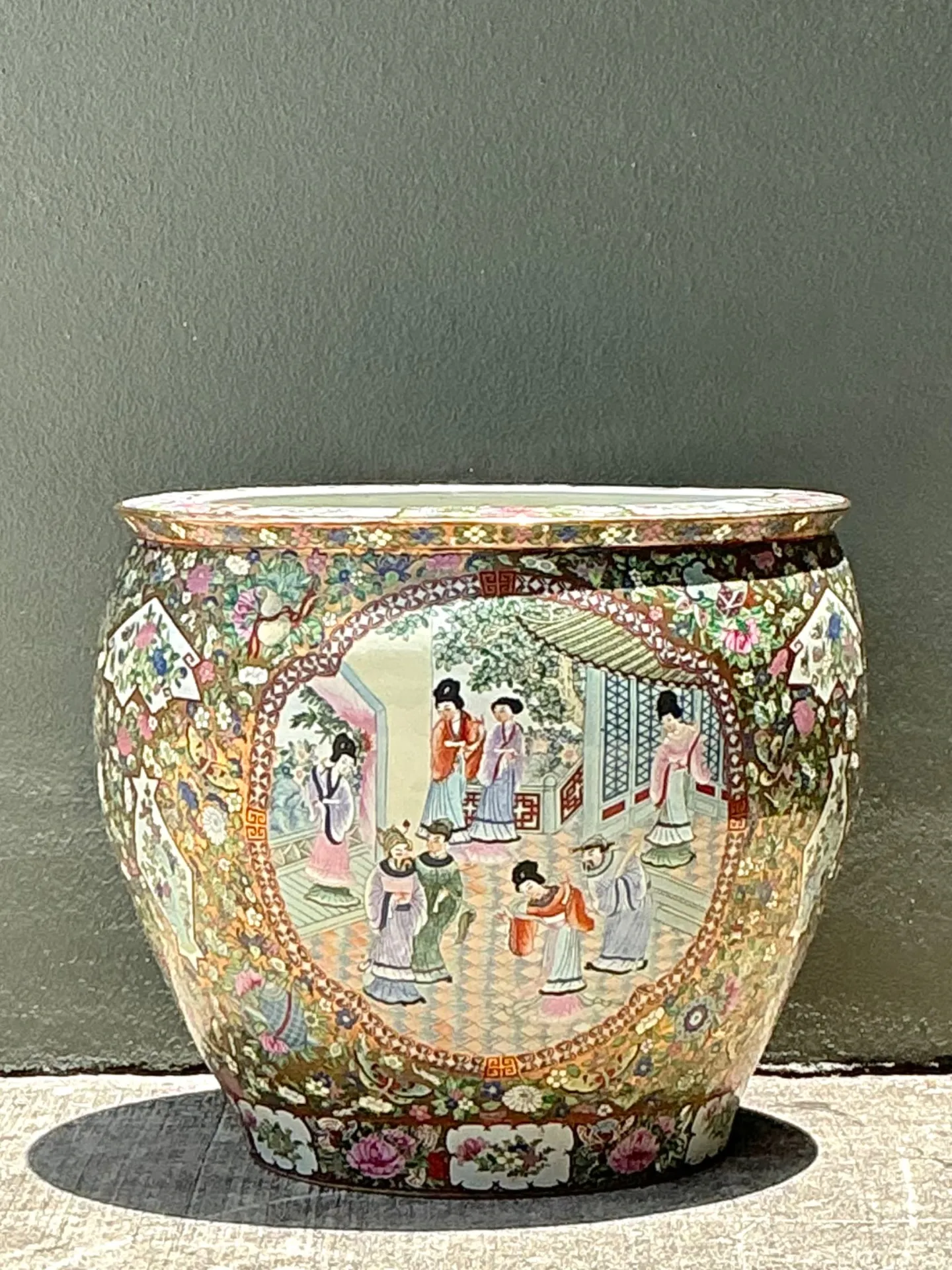 Vintage Chinese Rose Famile Large Planter — additional photo 3
