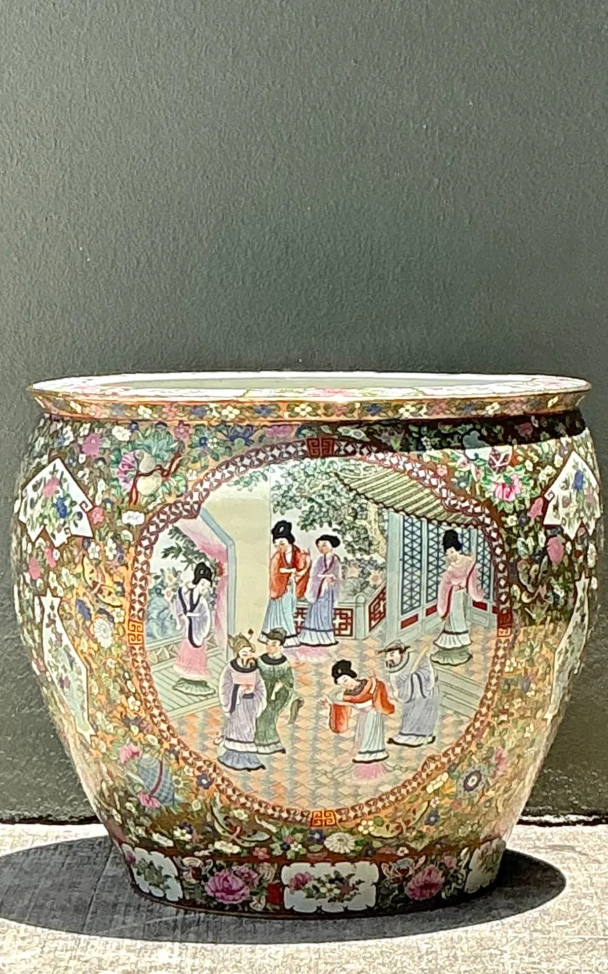 Vintage Chinese Rose Famile Large Planter - Back view