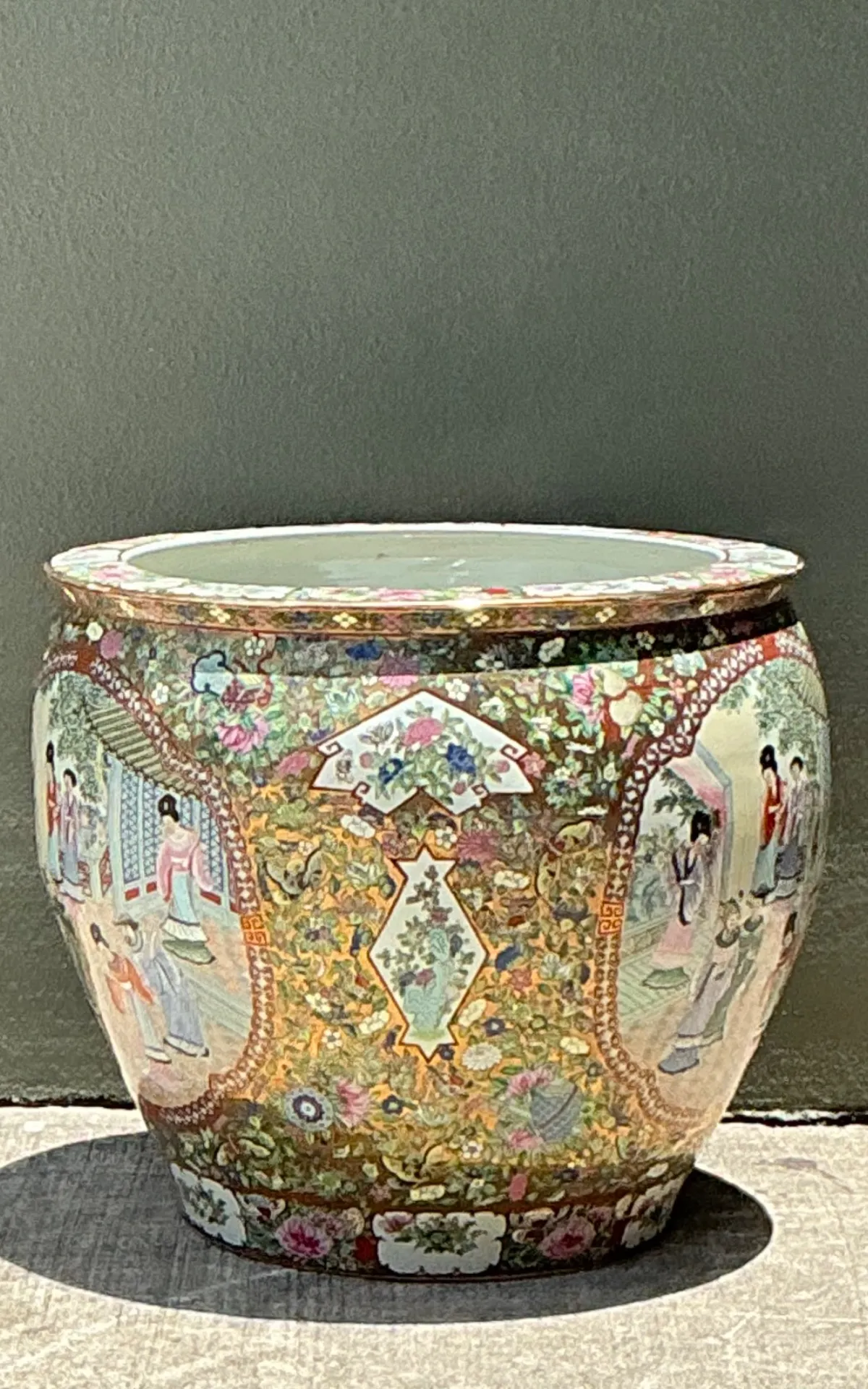 Vintage Chinese Rose Famile Large Planter - Interior view