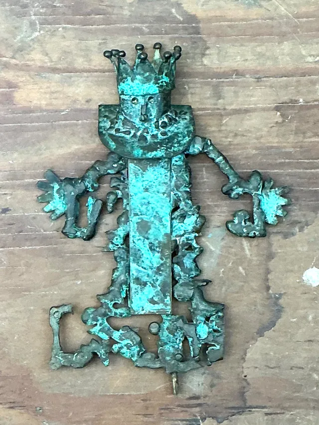 Vintage Patinated Metal King Sculpture — additional photo 3