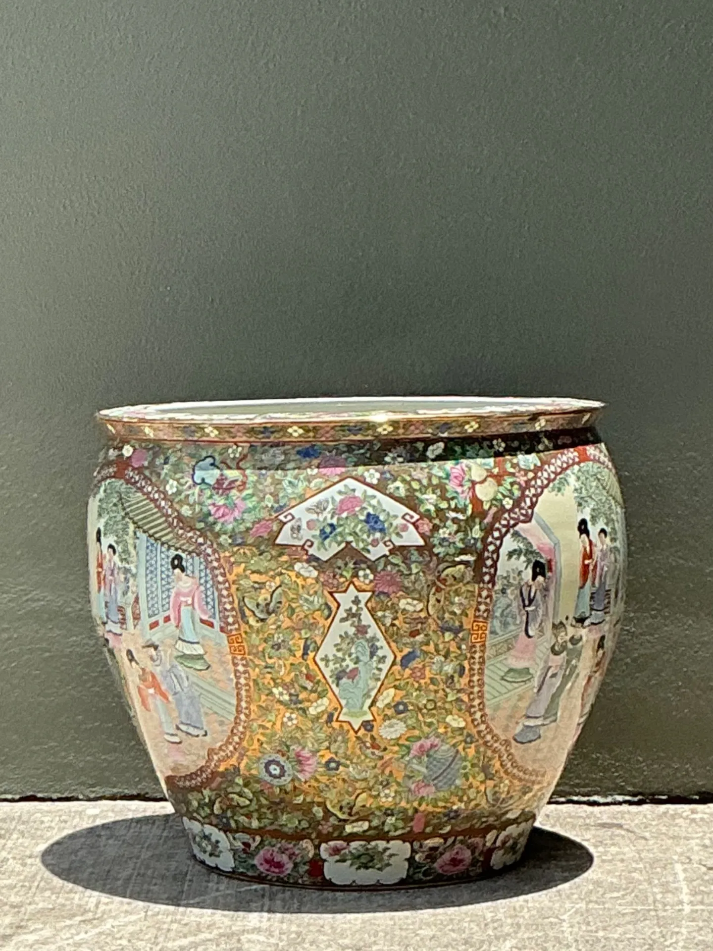 Vintage Chinese Rose Famile Large Planter — additional photo 6