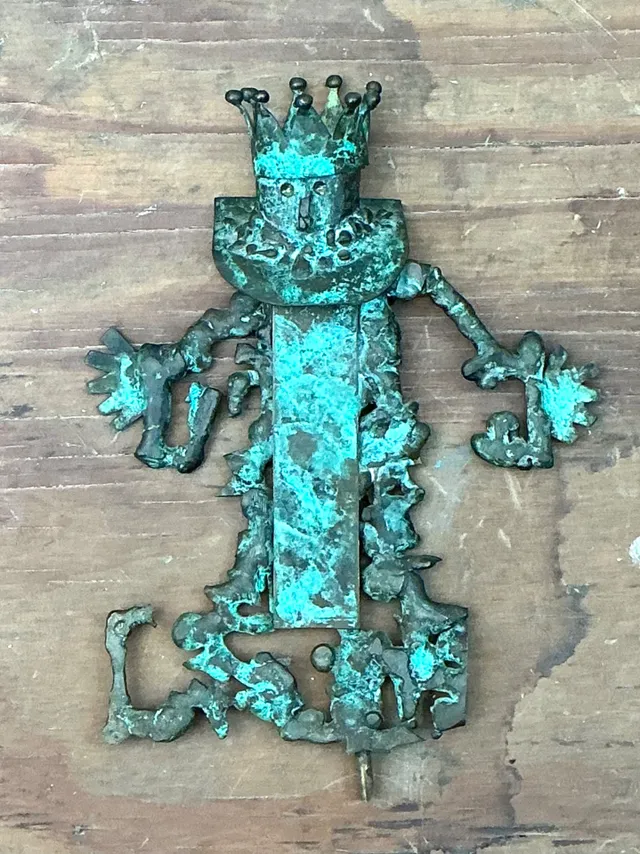 Vintage Patinated Metal King Sculpture — additional photo 6