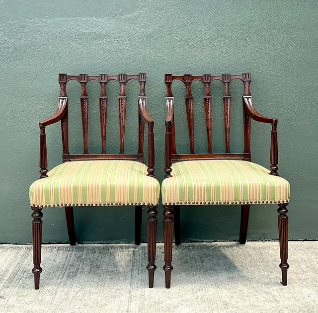 Vintage Carved Wood Chippendale Armchairs - Pair — additional photo 1