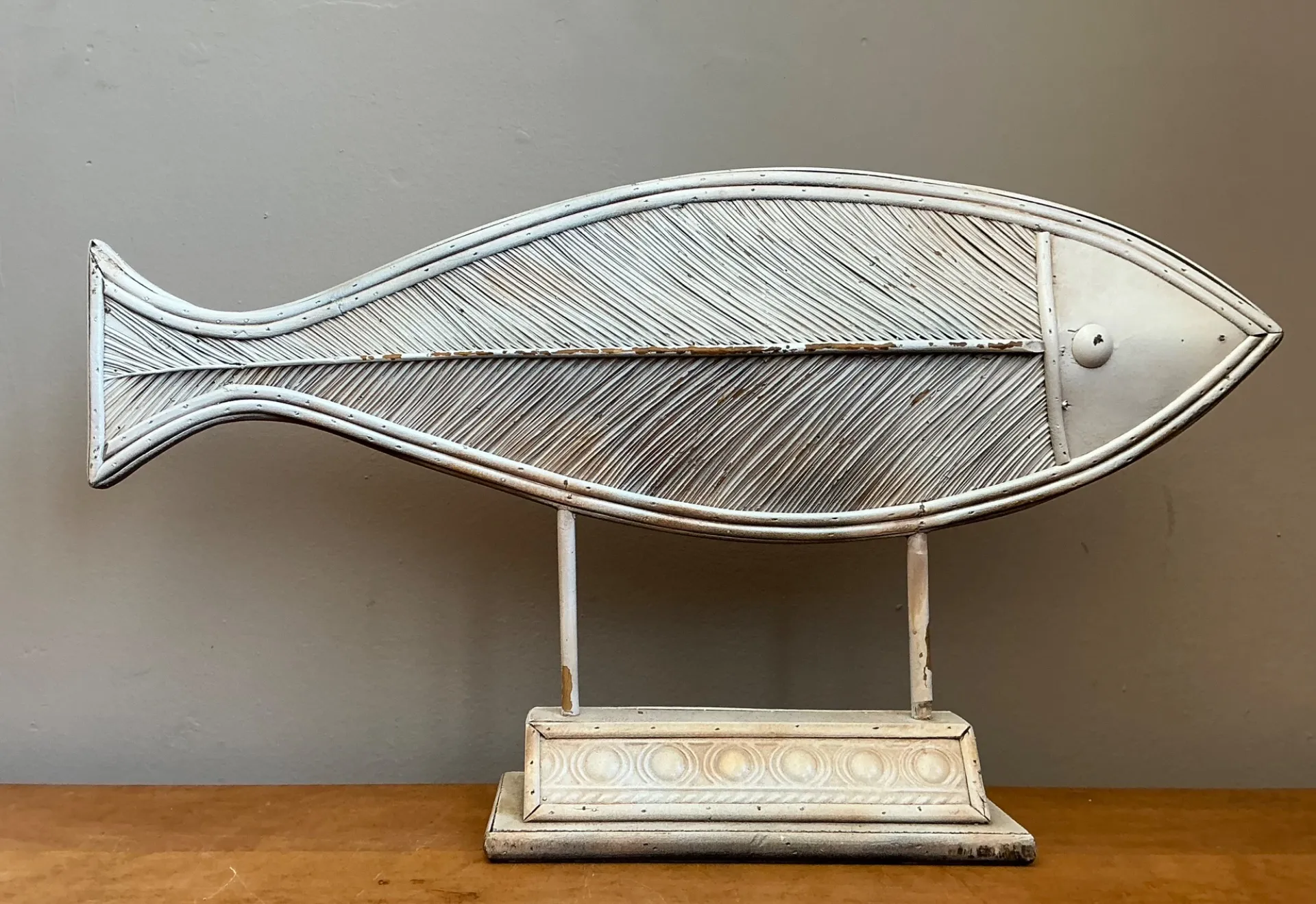 Vintage Washed Pencil Reed Fish Sculpture — additional photo 6