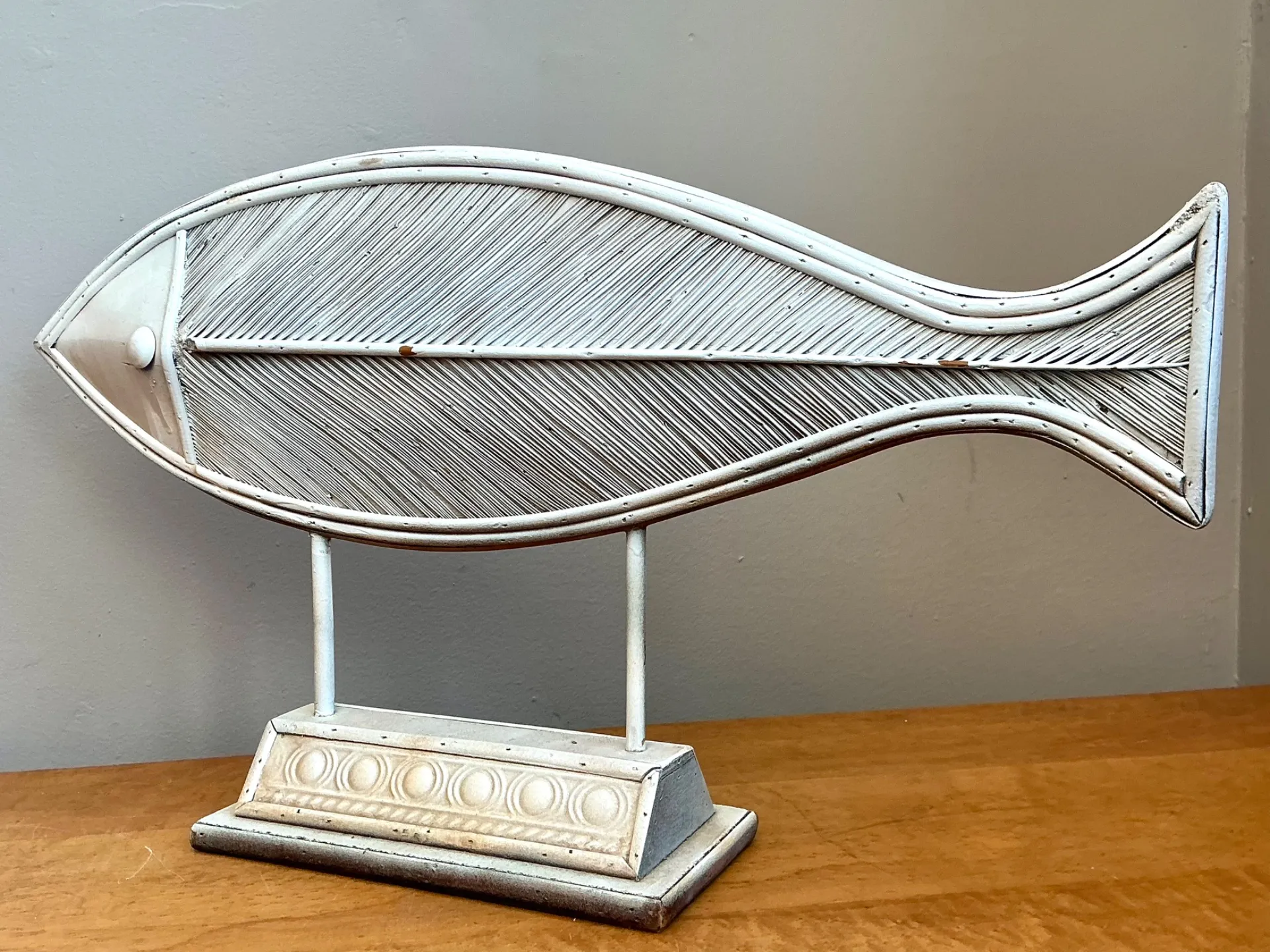 Vintage Washed Pencil Reed Fish Sculpture — additional photo 5