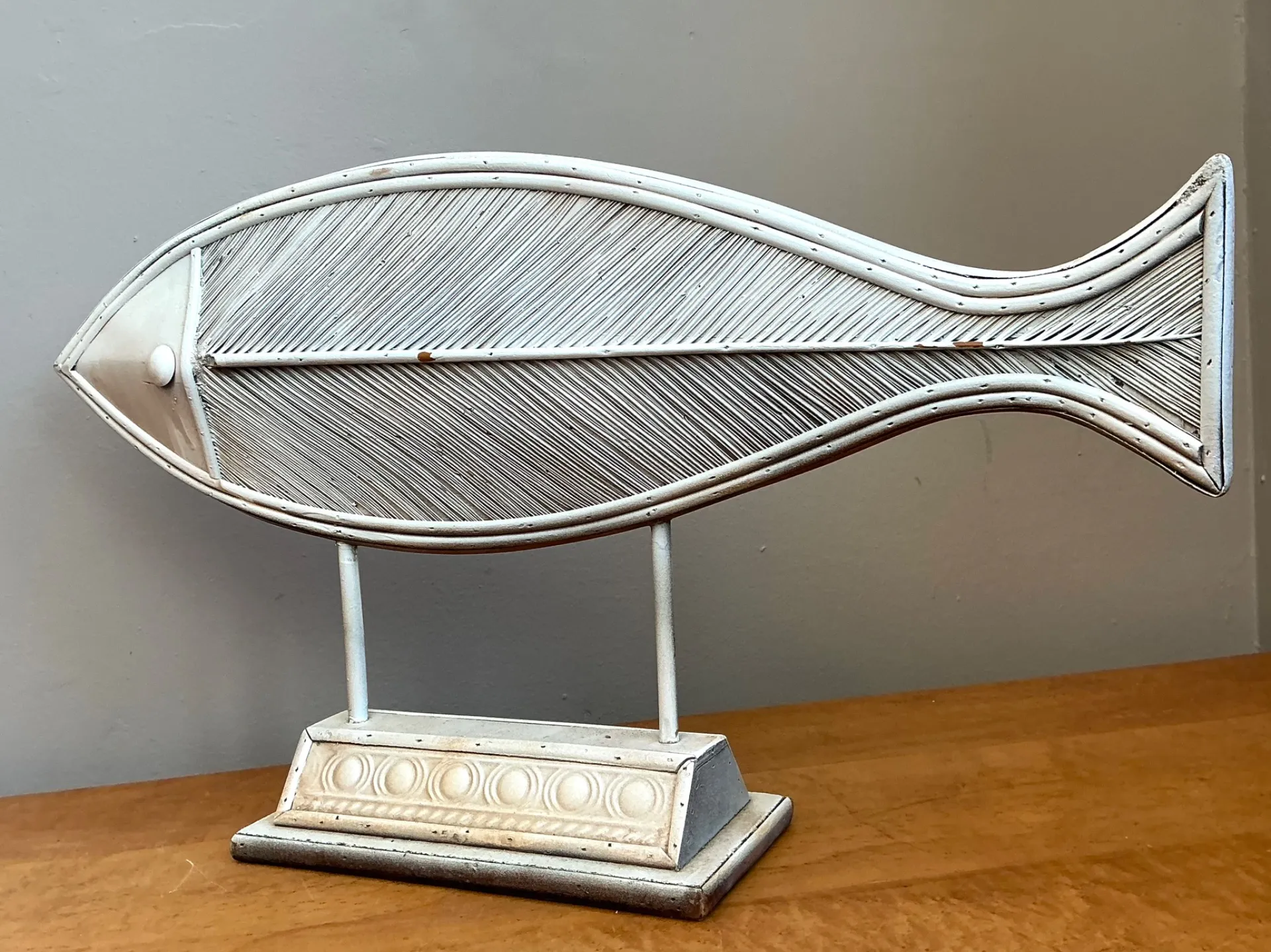 Vintage Washed Pencil Reed Fish Sculpture — additional photo 3