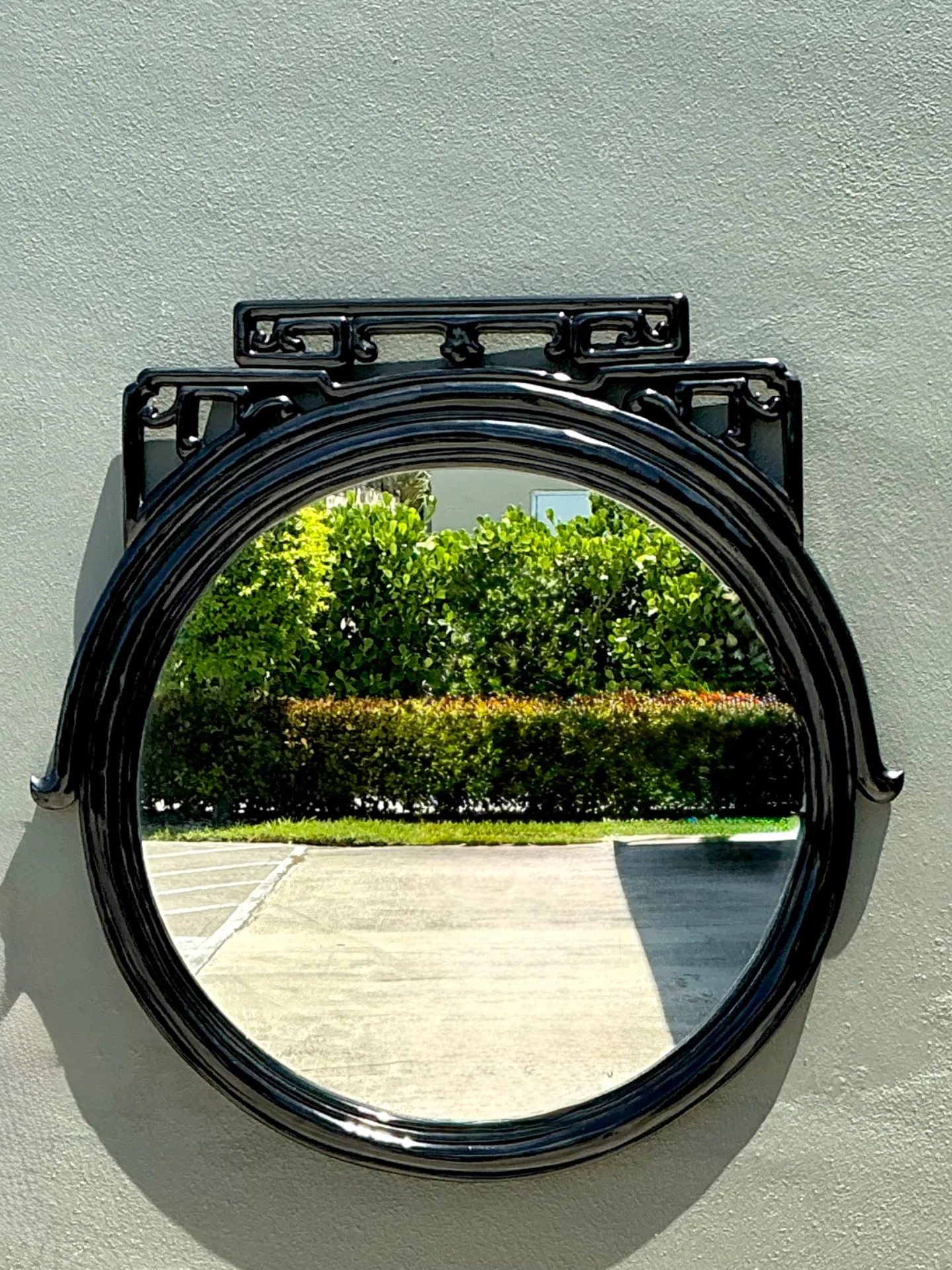 Vintage Black Lacquered Fretwork Round Wall Mirror — additional photo 5