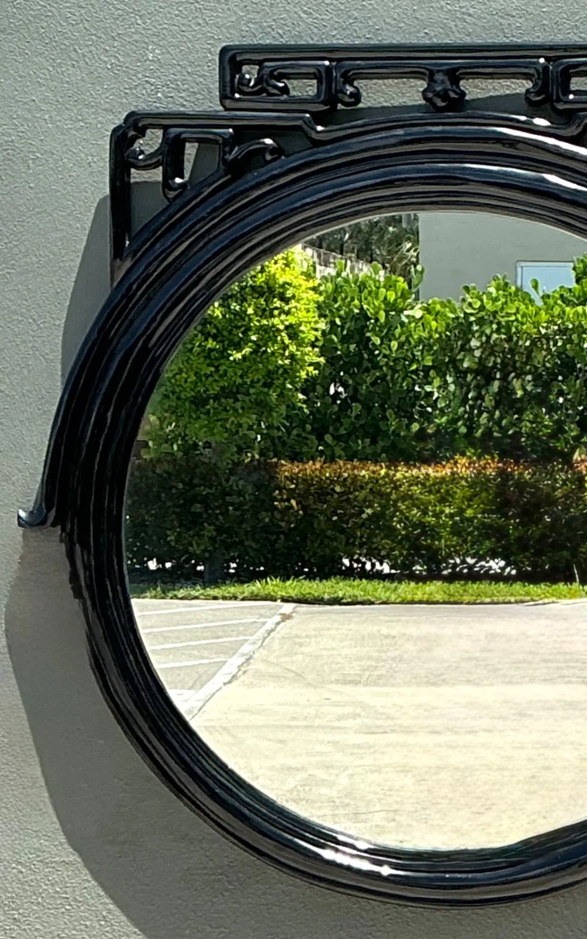 Vintage Black Lacquered Fretwork Round Wall Mirror — additional photo 8