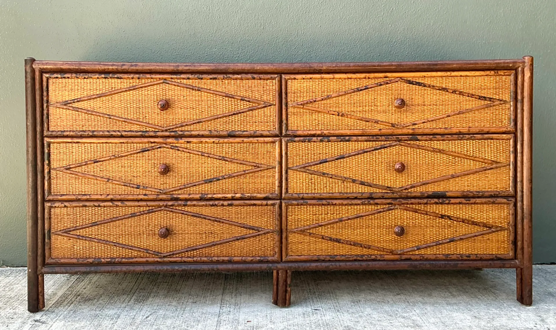 Vintage Diamond Rattan and Wood Six-Drawer Dresser — additional photo 3