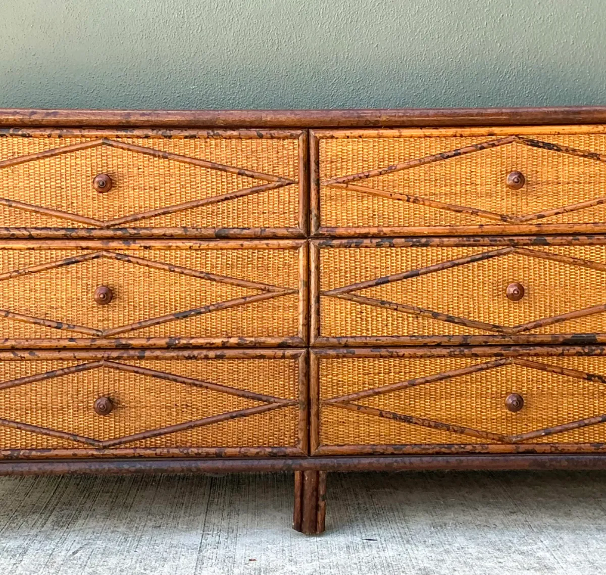 Vintage Diamond Rattan and Wood Six-Drawer Dresser — additional photo 3