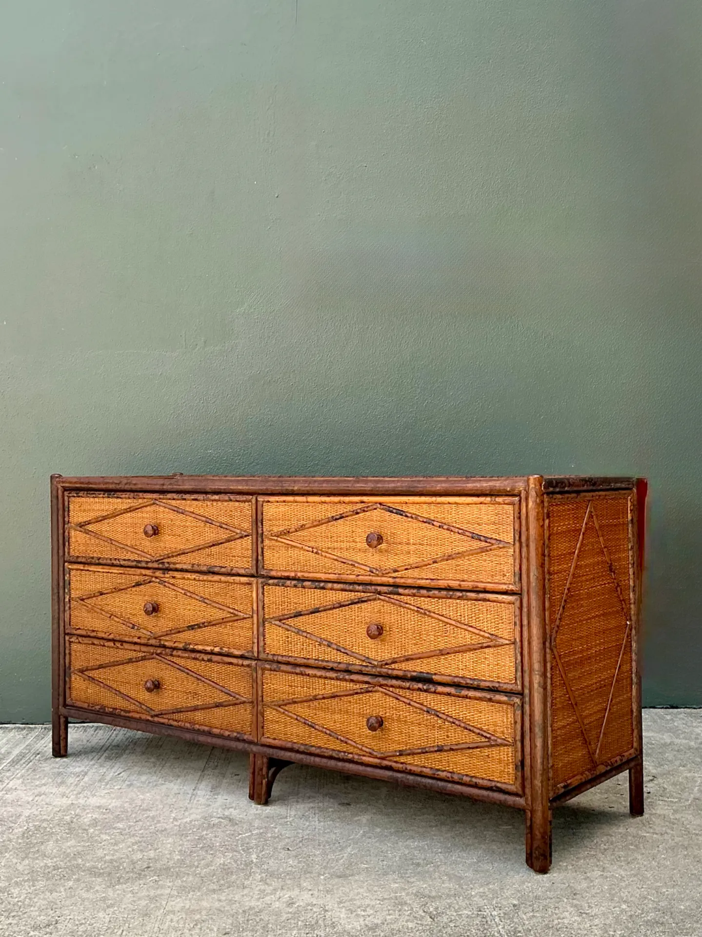Vintage Diamond Rattan and Wood Six-Drawer Dresser — additional photo 6