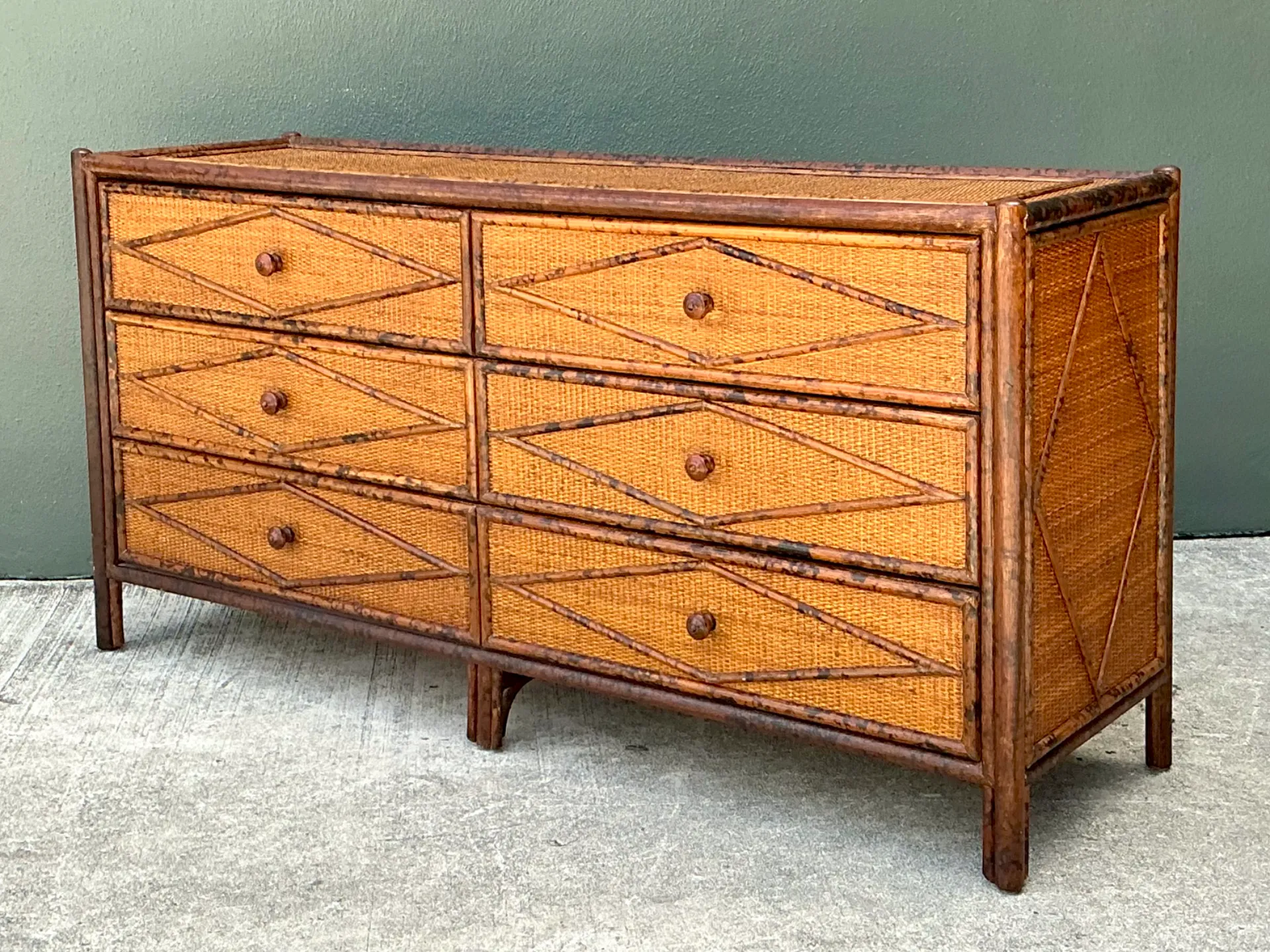 Vintage Diamond Rattan and Wood Six-Drawer Dresser — additional photo 8