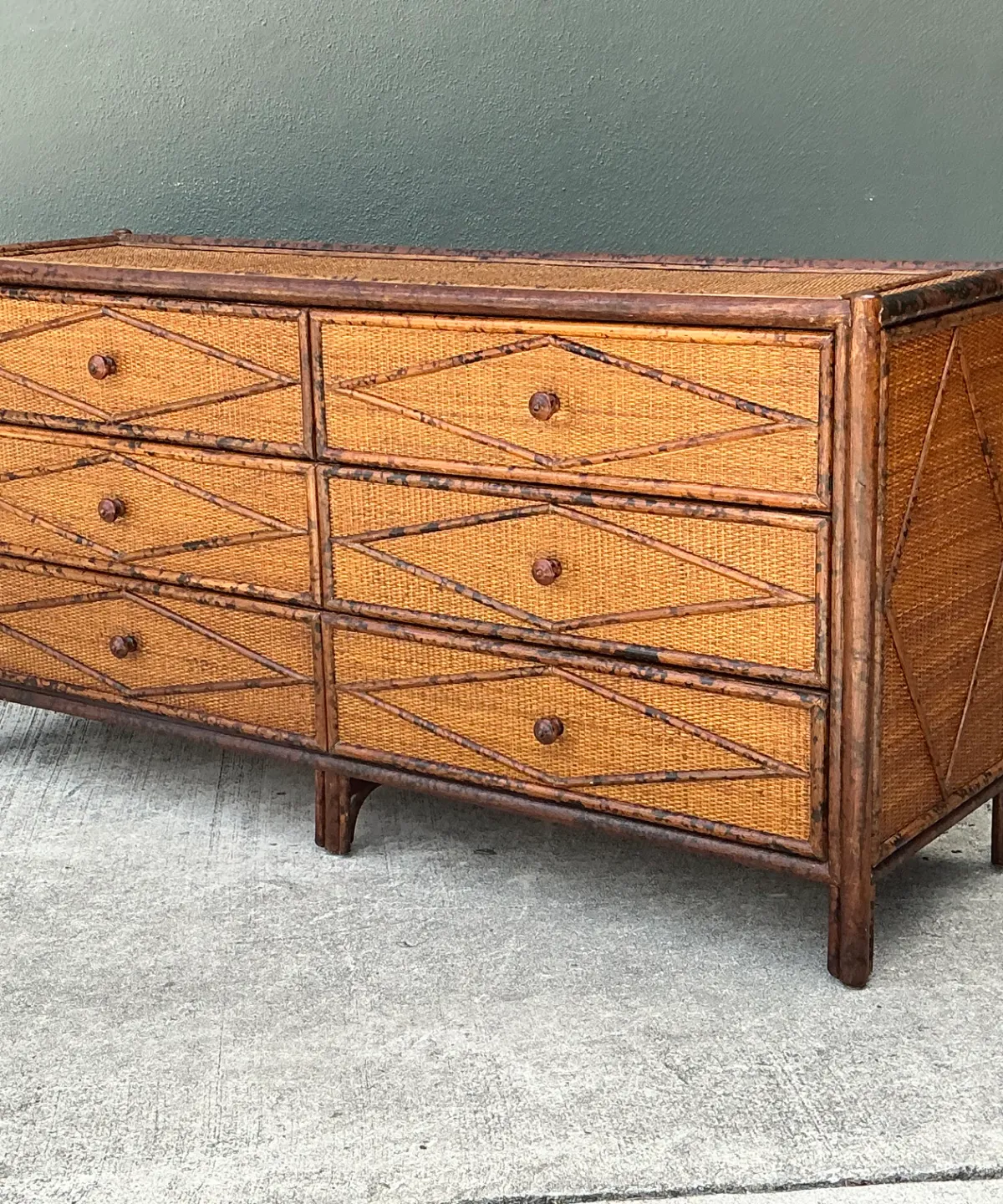 Vintage Diamond Rattan and Wood Six-Drawer Dresser — additional photo 7