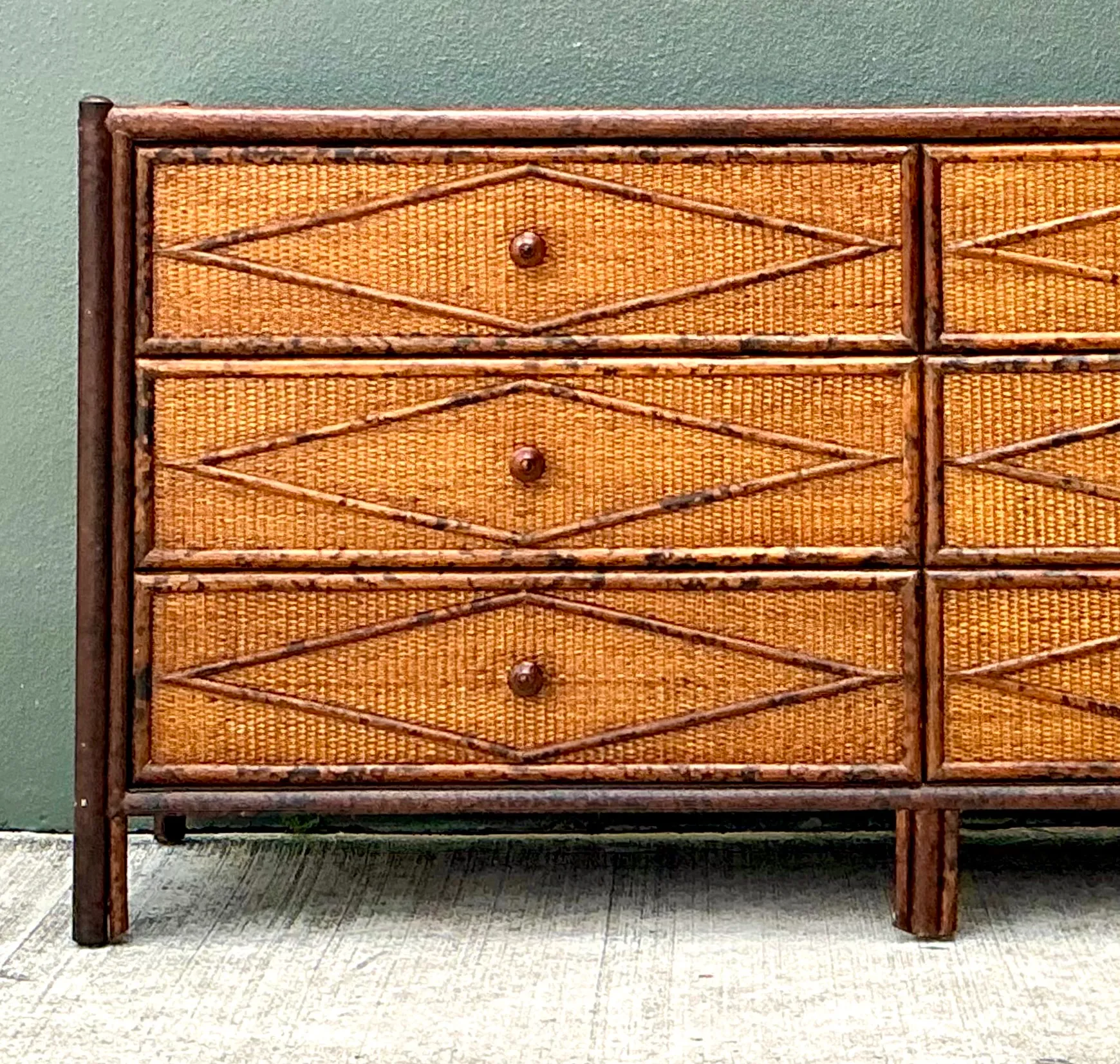 Vintage Diamond Rattan and Wood Six-Drawer Dresser — additional photo 4