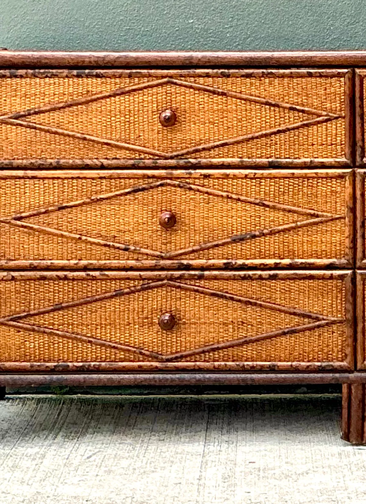 Vintage Diamond Rattan and Wood Six-Drawer Dresser — additional photo 4