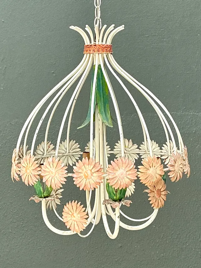 Vintage Tole Daisy Chandelier — additional photo 5