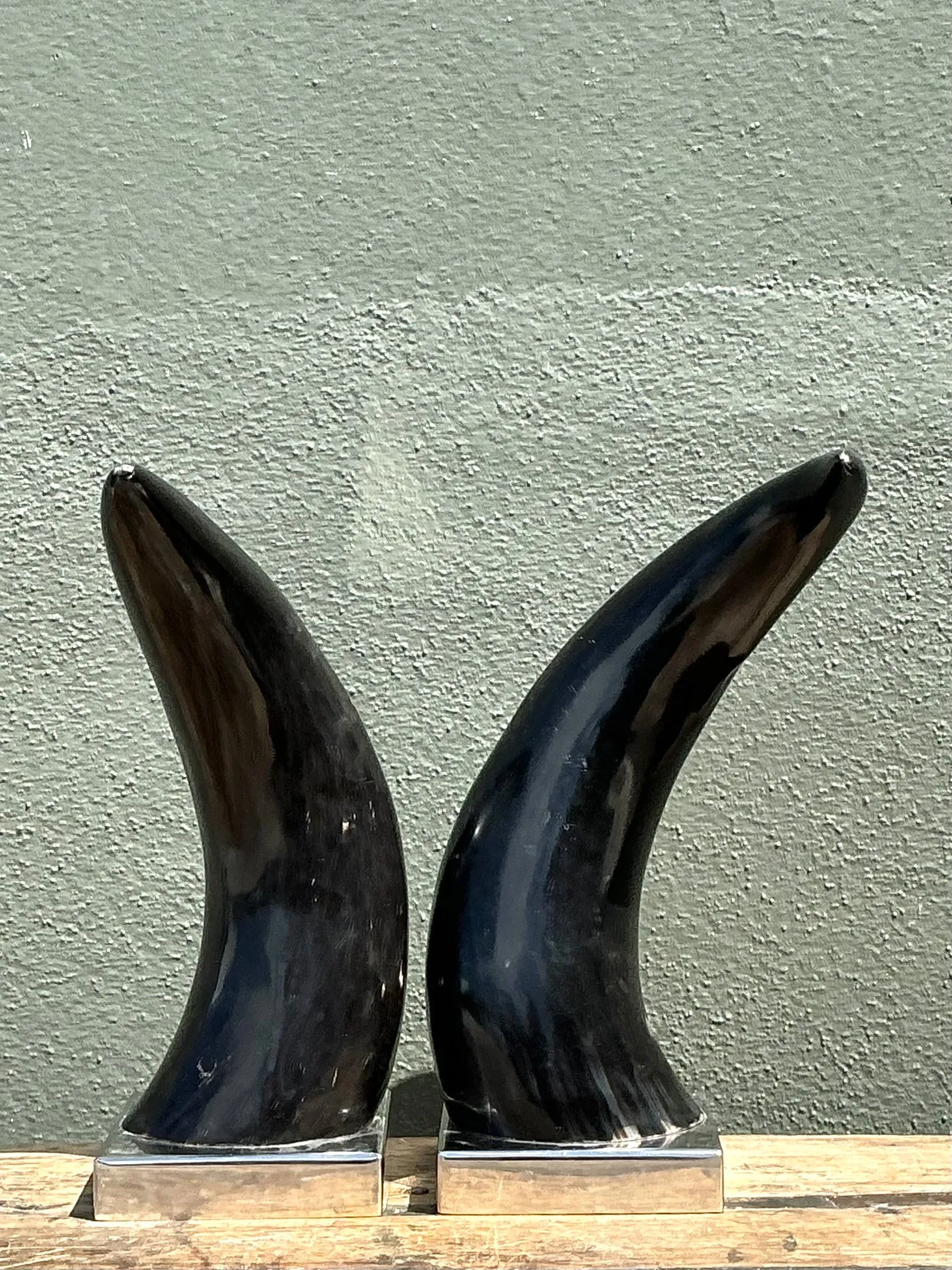 Vintage Natural Horns On Chrome Plinths - A Pair — additional photo 4