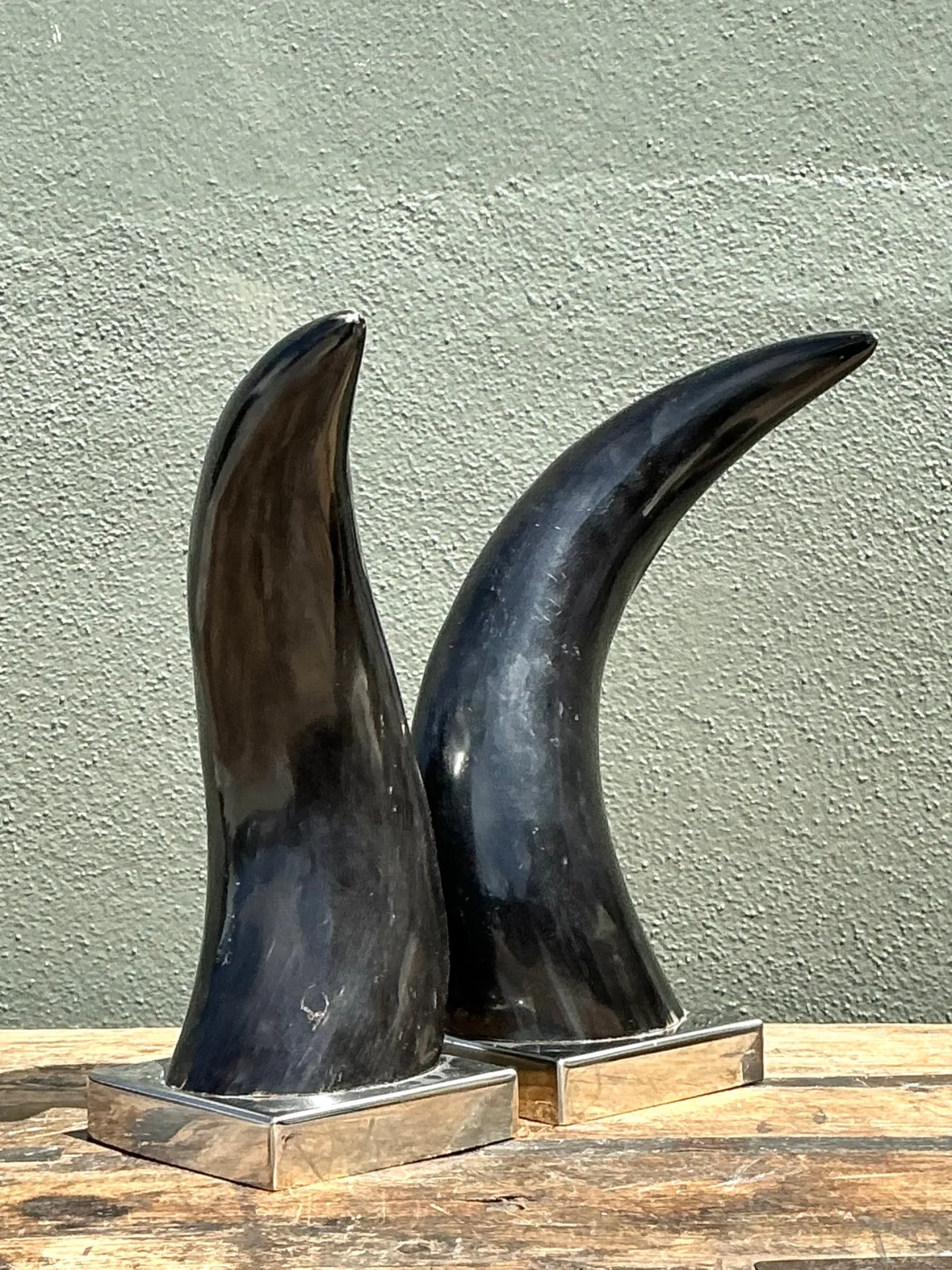 Vintage Natural Horns On Chrome Plinths - A Pair — additional photo 3