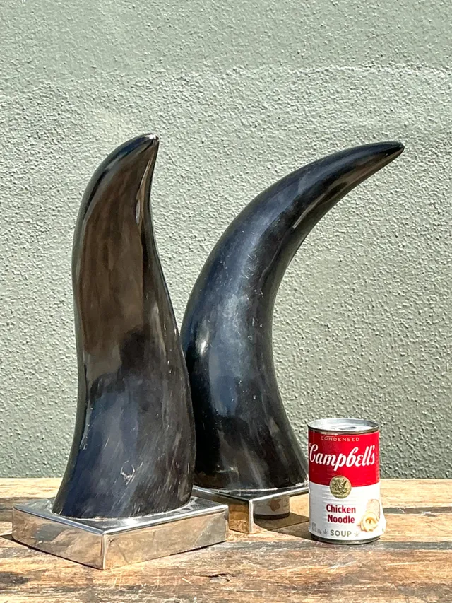 Vintage Natural Horns On Chrome Plinths - A Pair — additional photo 5