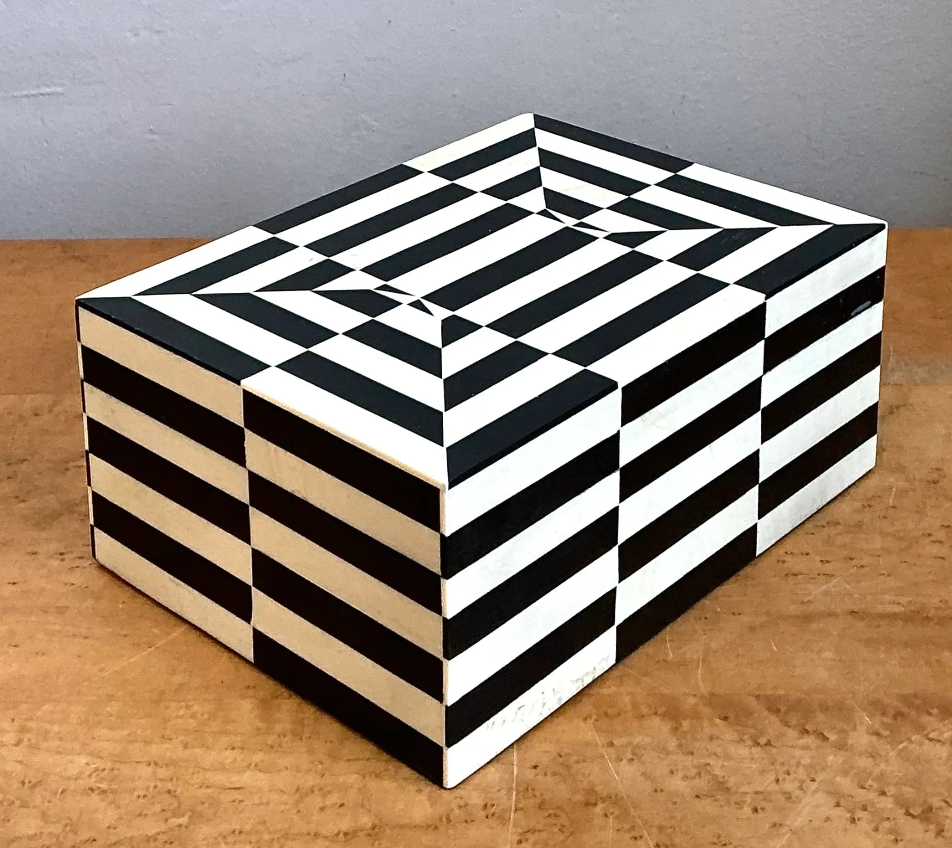 Vintage Black and White Bone Box — additional photo 5