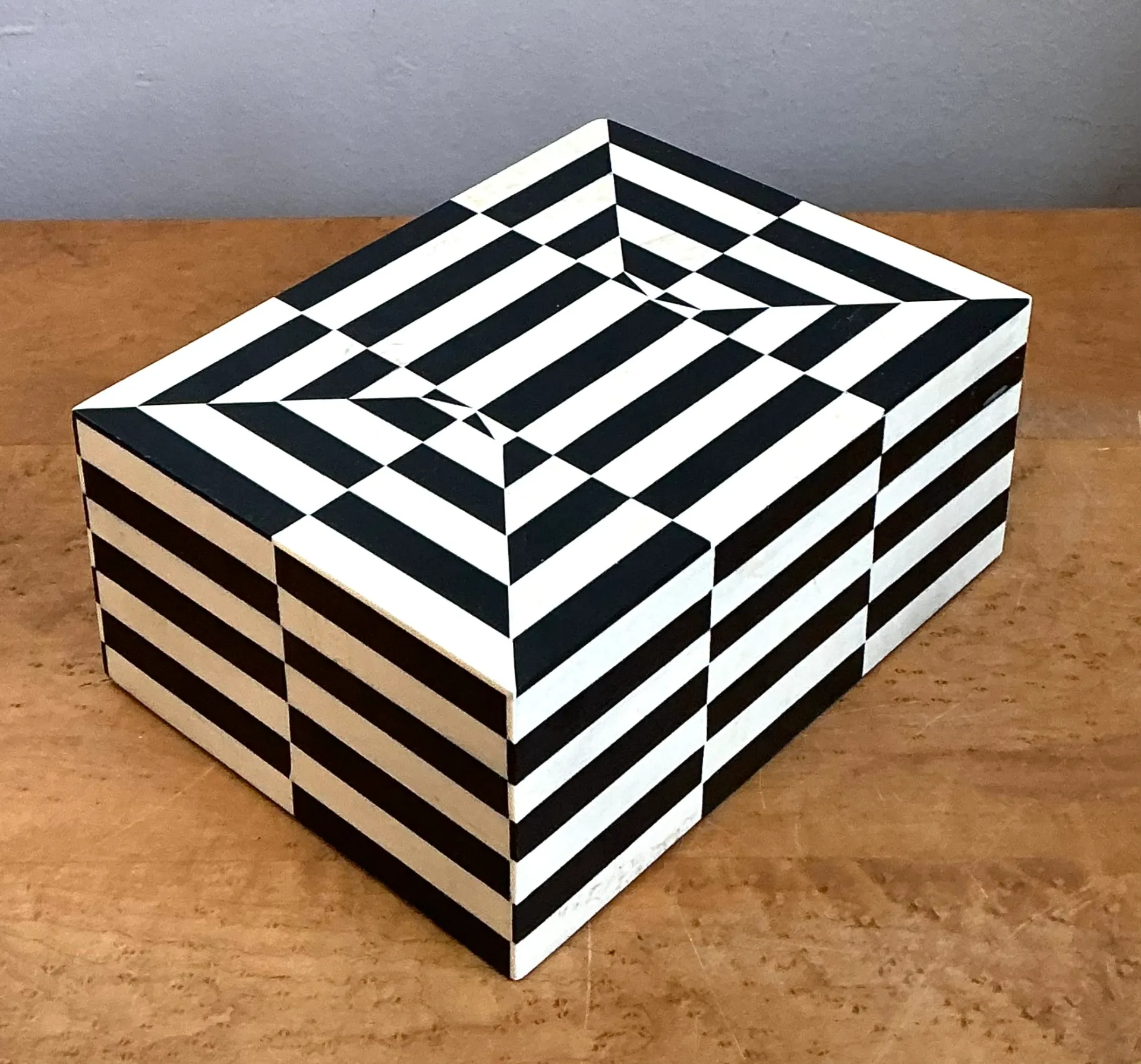 Vintage Black and White Bone Box — additional photo 3