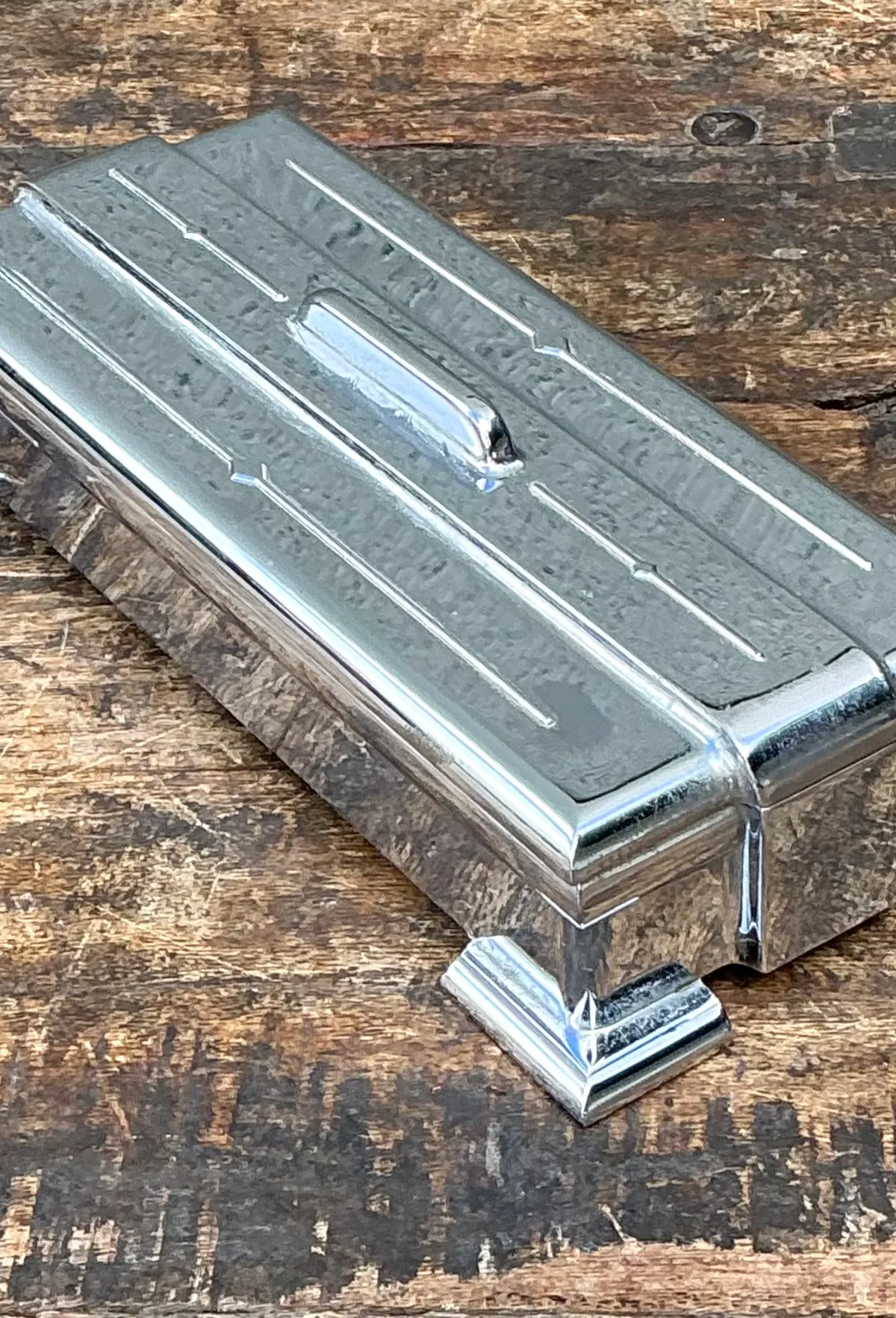 Vintage Deco Metal Lidded Box — additional photo 2