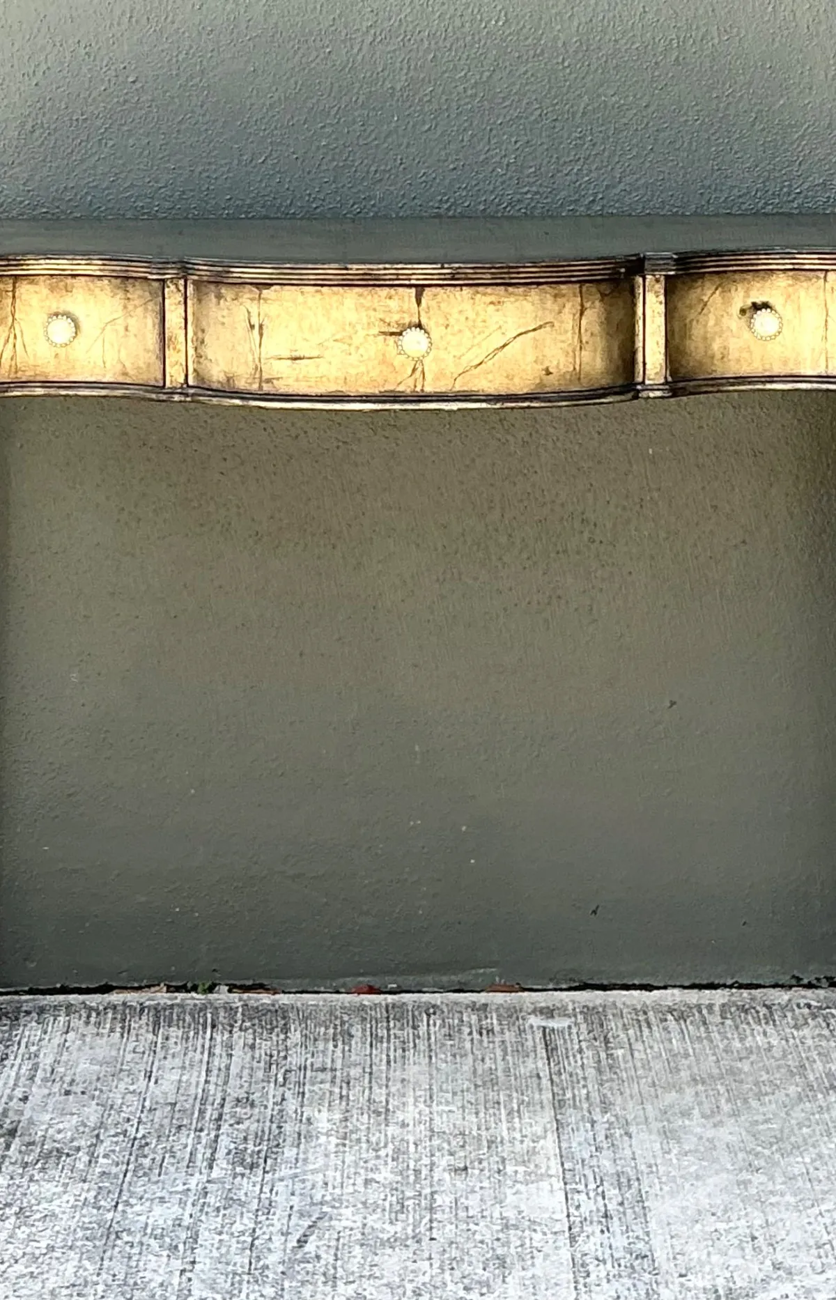 Vintage Mainland Smith Gold Finish Wood Console Table — additional photo 3