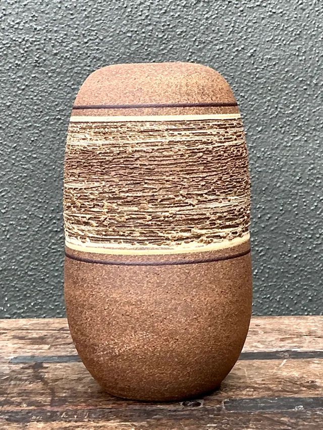 Vintage Textured Studio Pottery Vase — additional photo 1