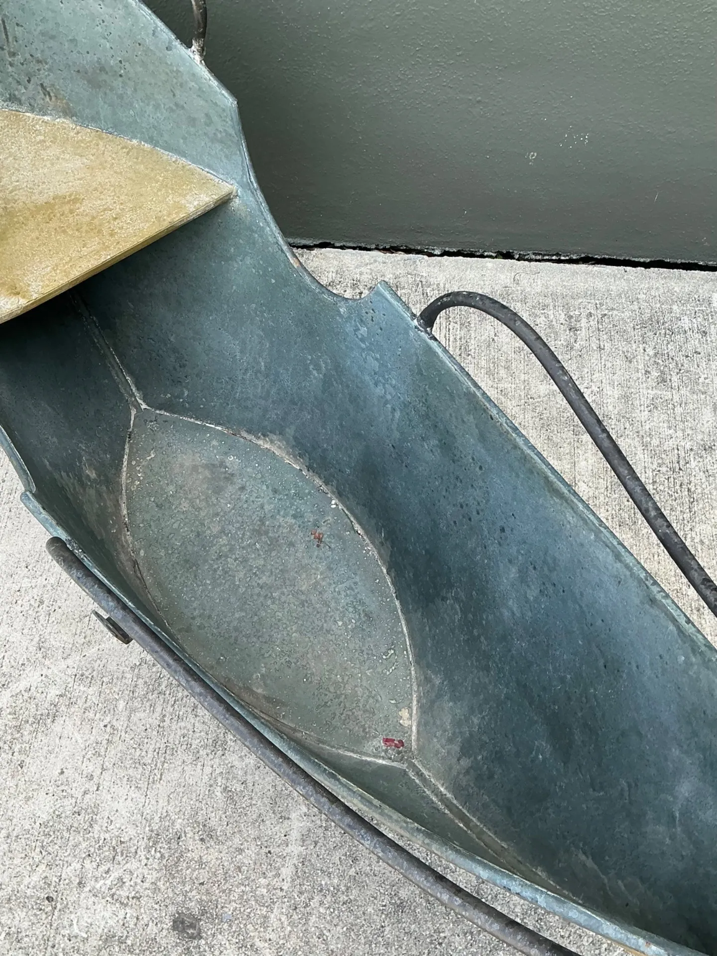 Vintage Distressed Metal Carousel Swan — additional photo 3
