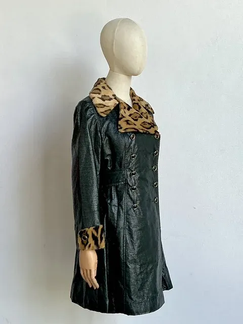 Vintage Luisant Lacquered Patent Jacket with Faux Fur — additional photo 2