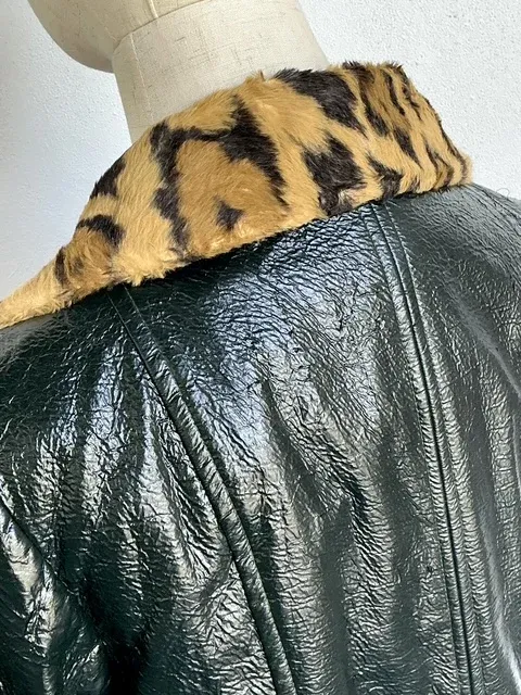 Vintage Luisant Lacquered Patent Jacket with Faux Fur — additional photo 5