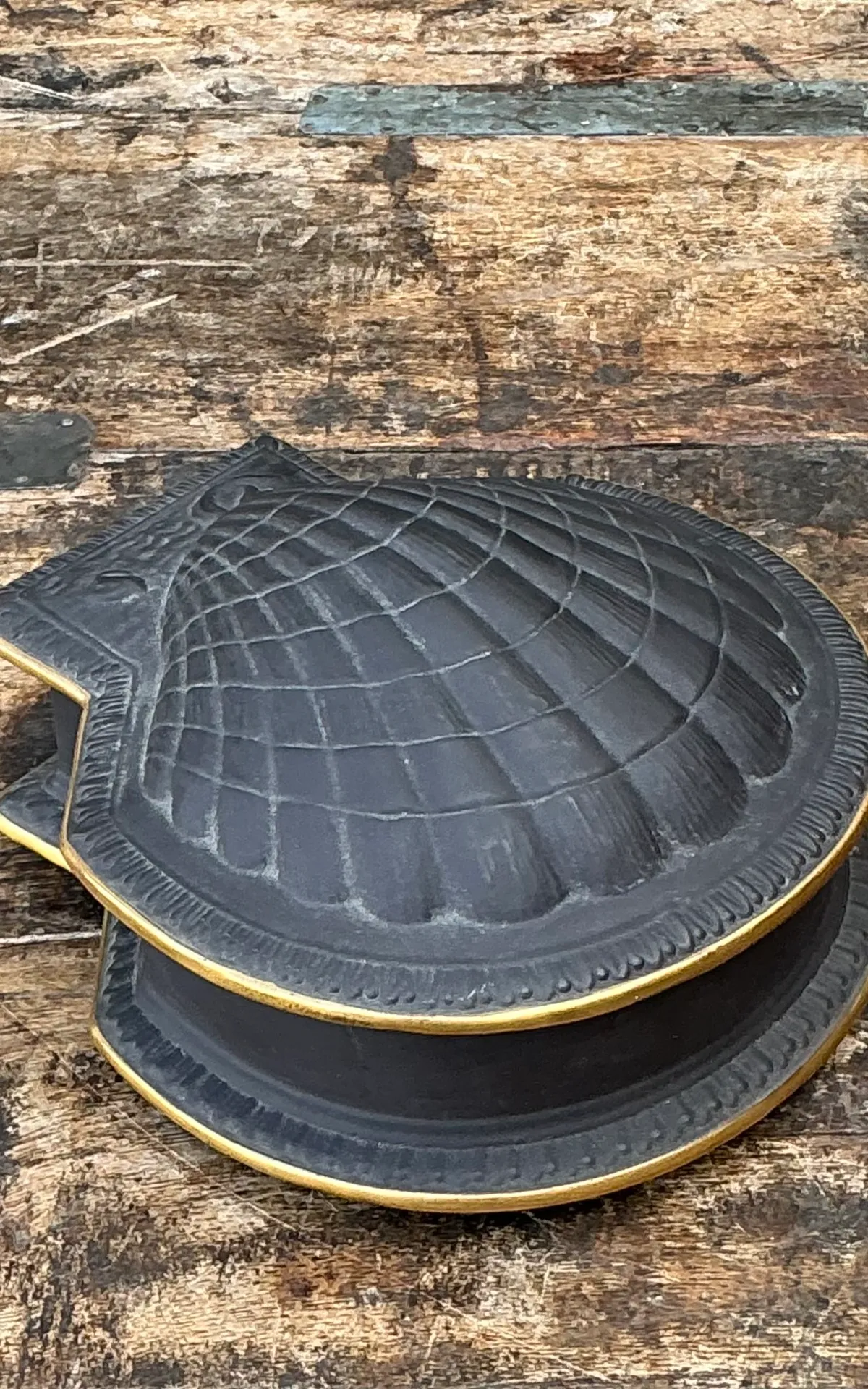 Vintage Italian Black Porcelain Shell Box — additional photo 7
