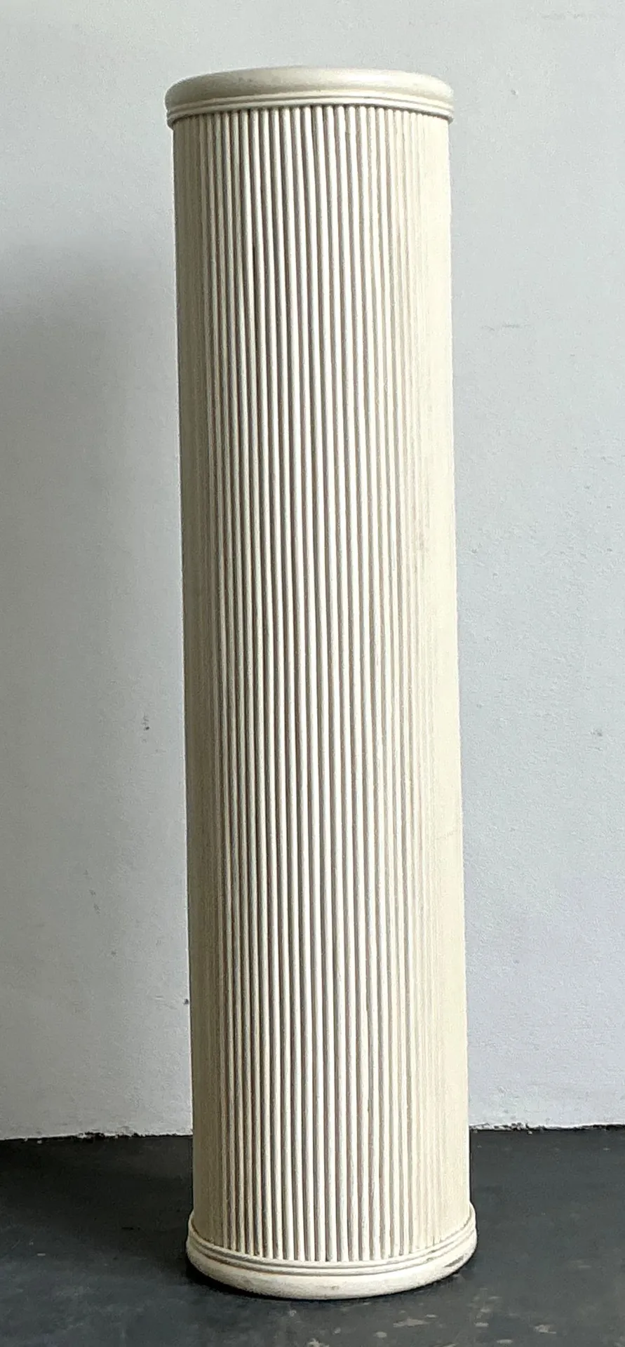 Vintage White Painted Rattan Pedestal — additional photo 7