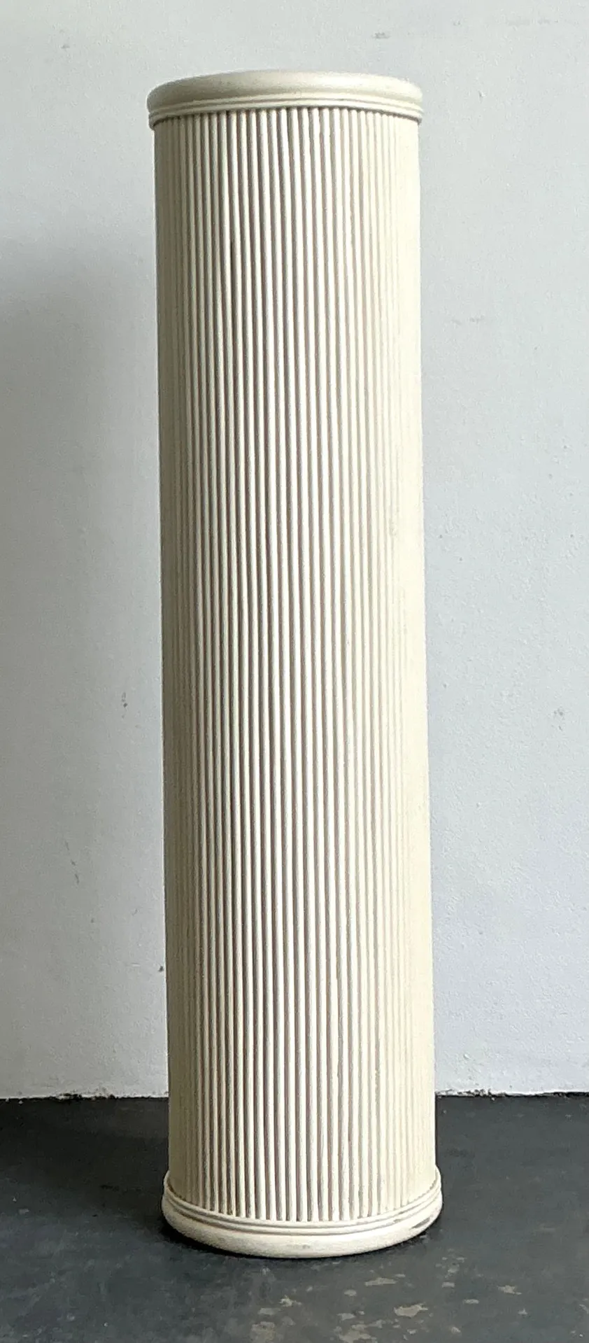 Vintage White Painted Rattan Pedestal — additional photo 3